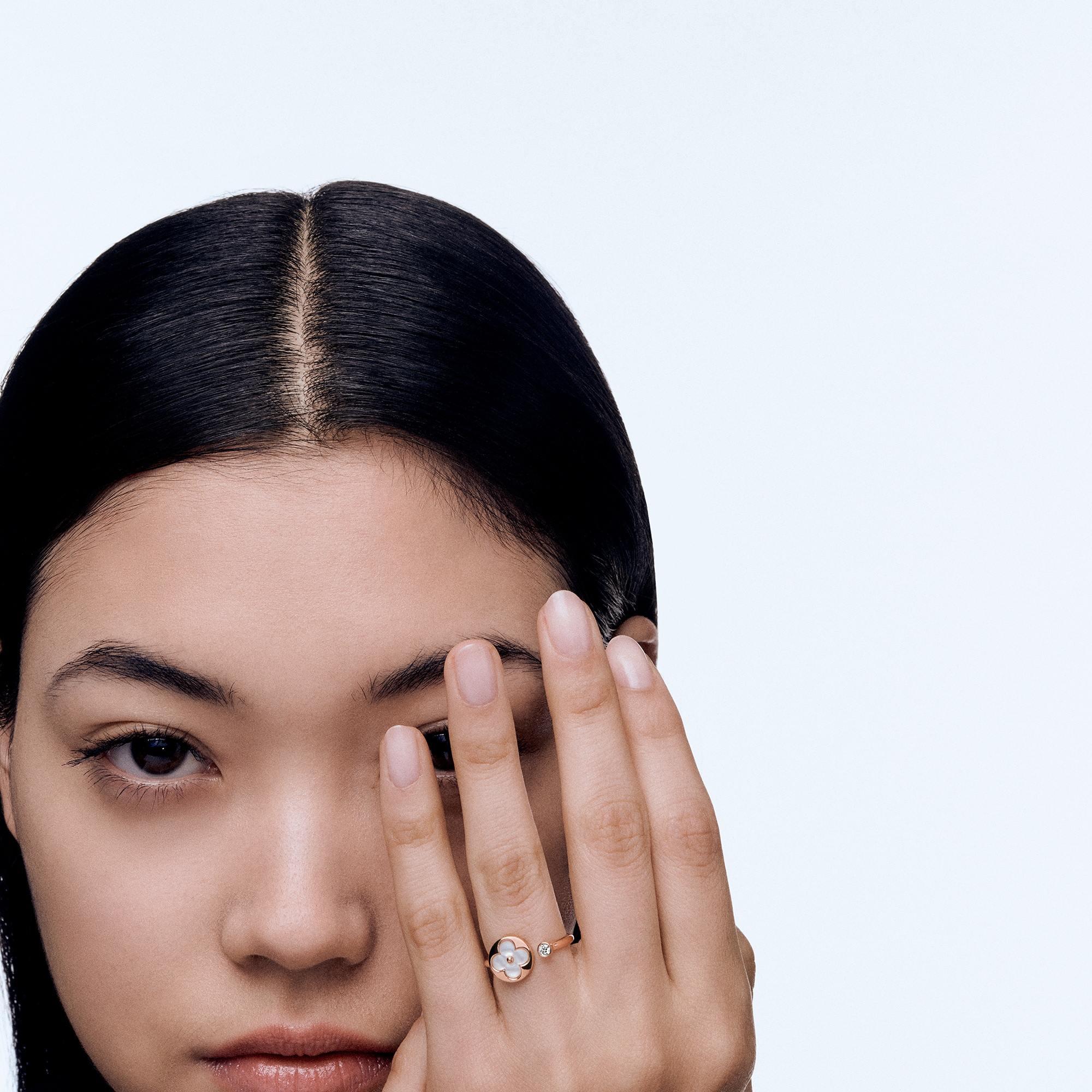 Anello Color Blossom Mini Sun, oro rosa, madreperla bianca e diamante  Gioielli Categorie Tutta la Gioielleria | LOUIS VUITTON (Zoom prodotto)