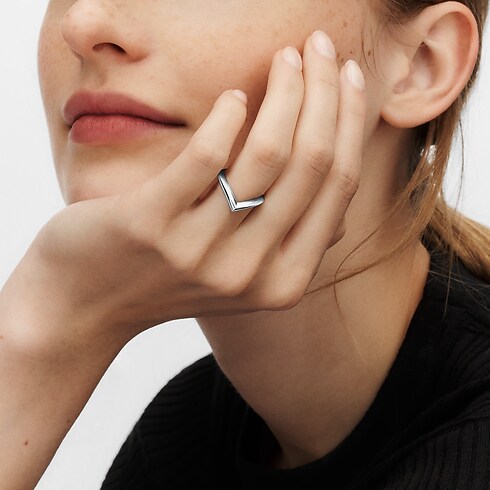 Anello con motivo a V LV Diamonds, platino Gioielli Categorie Wedding Bands | LOUIS VUITTON (Zoom prodotto)