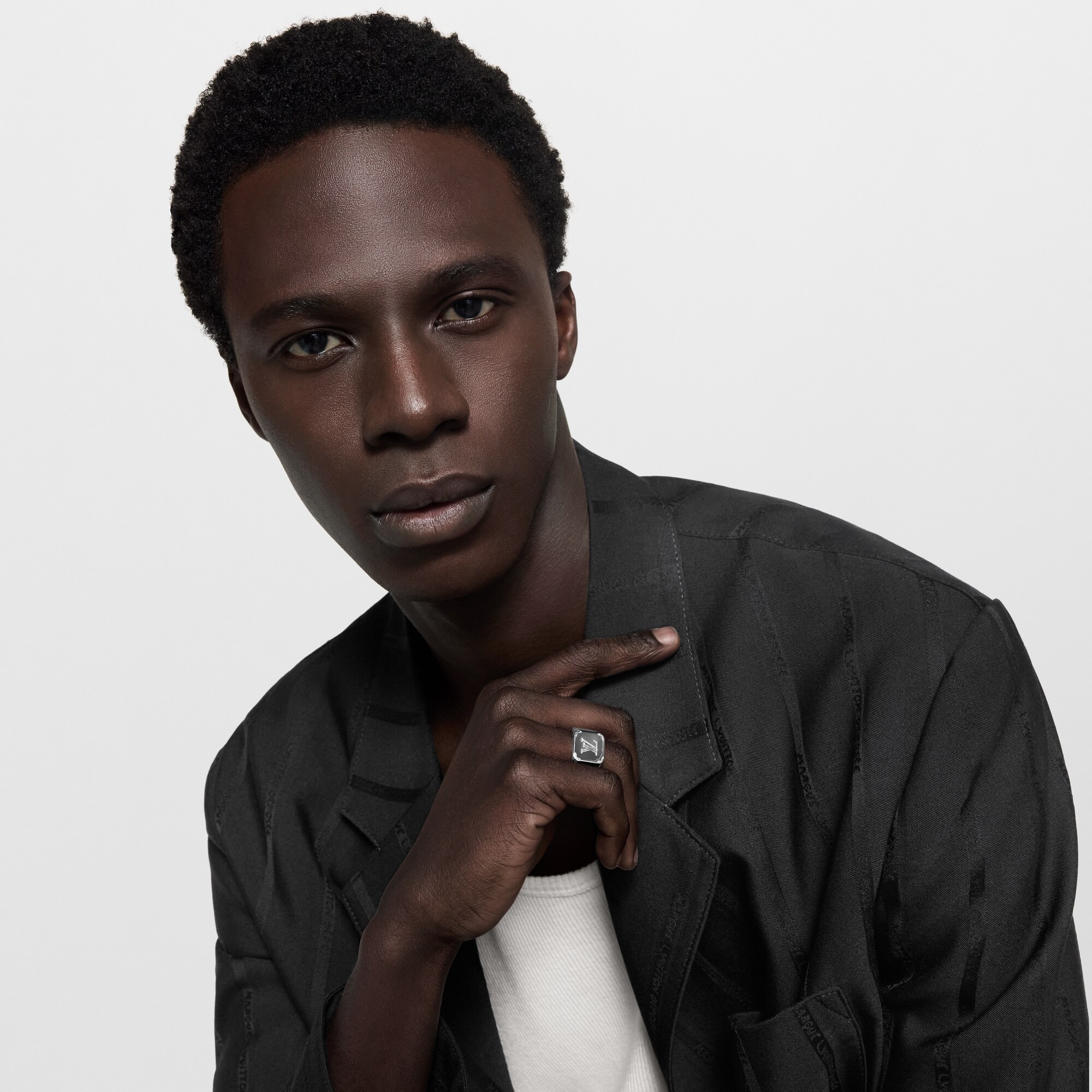 Anello con sigillo Monogram S00 Uomo Fashion Bijoux Tutta la Gioielleria | LOUIS VUITTON (Zoom prodotto)