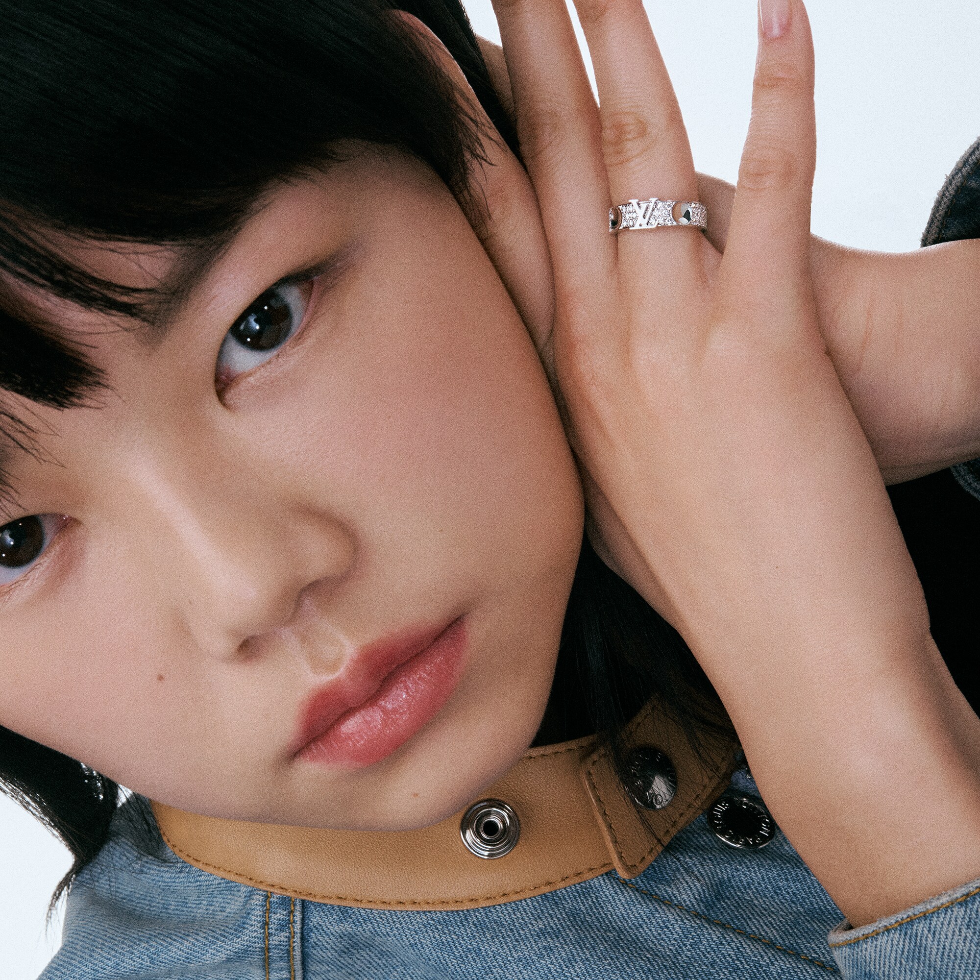 Anello Empreinte medio, oro bianco e diamanti  Gioielli Categorie Anelli | LOUIS VUITTON (Zoom prodotto)