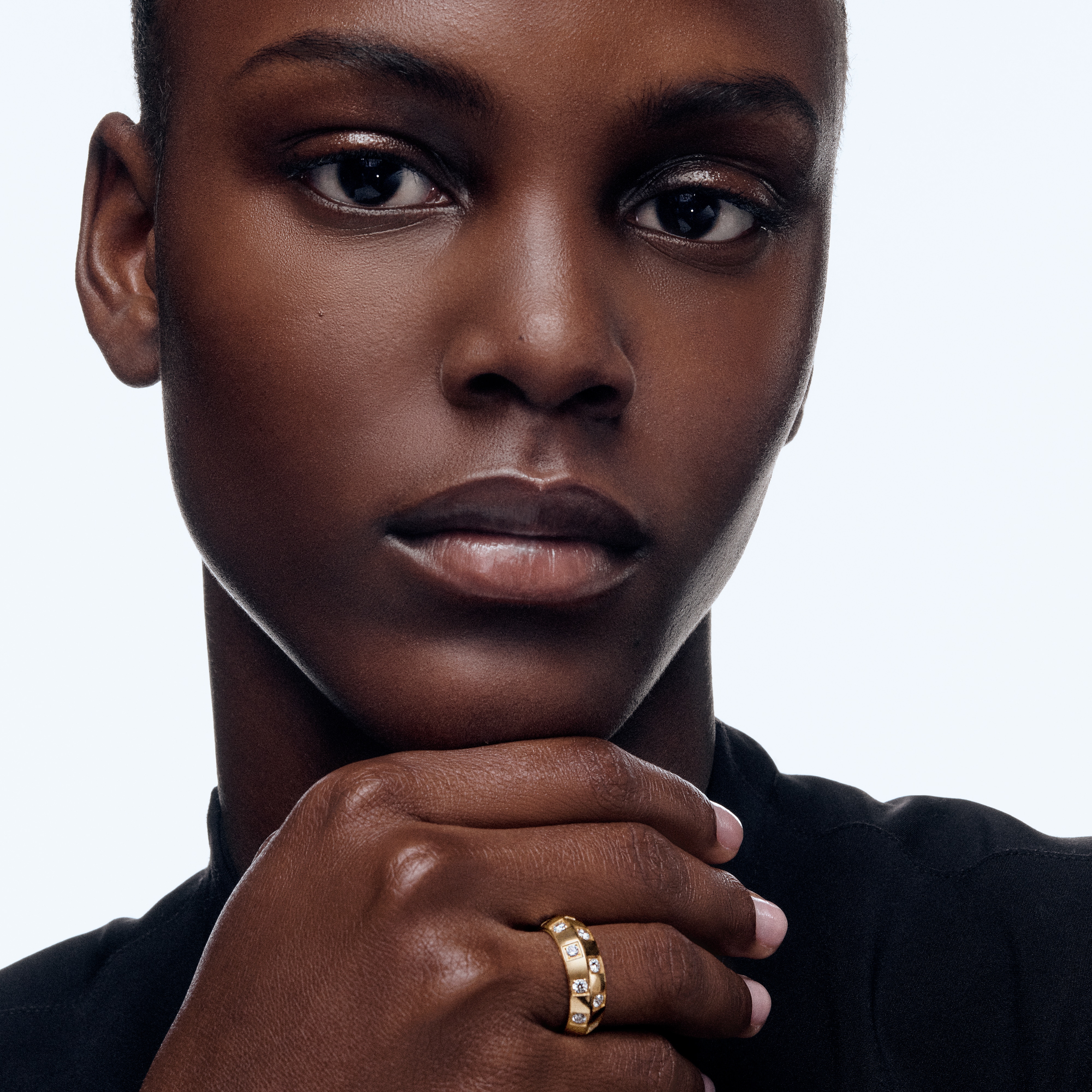 Anello grande Le Damier de Louis Vuitton, oro giallo e diamanti  Gioielli Categorie Anelli | LOUIS VUITTON (Zoom prodotto)