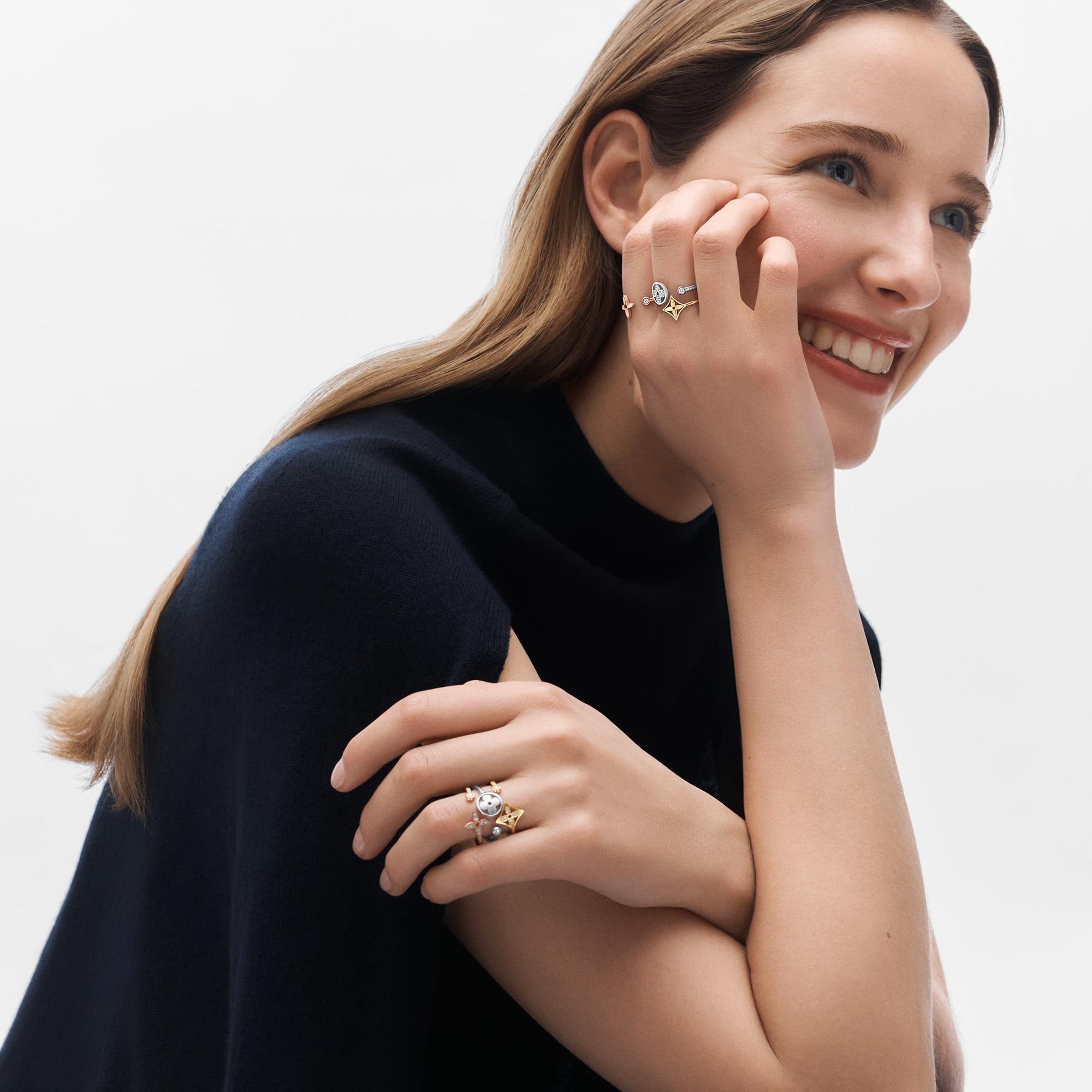 Anello Idylle Blossom, oro giallo, bianco e rosa con diamanti  Gioielli Categorie Tutta la Gioielleria | LOUIS VUITTON (Zoom prodotto)