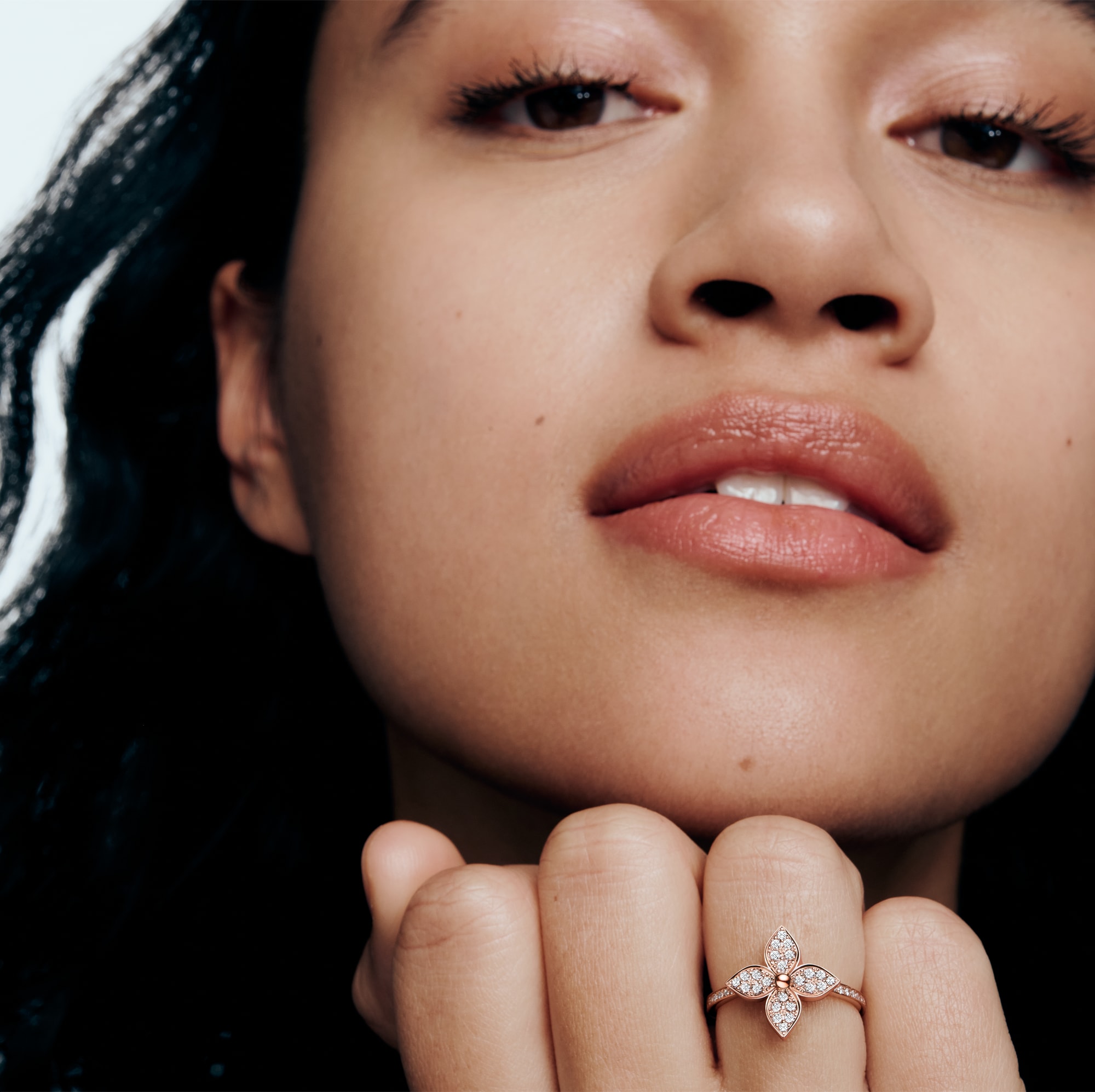 Anello Idylle Blossom, oro rosa e diamanti  Gioielli Categorie Anelli | LOUIS VUITTON (Zoom prodotto)