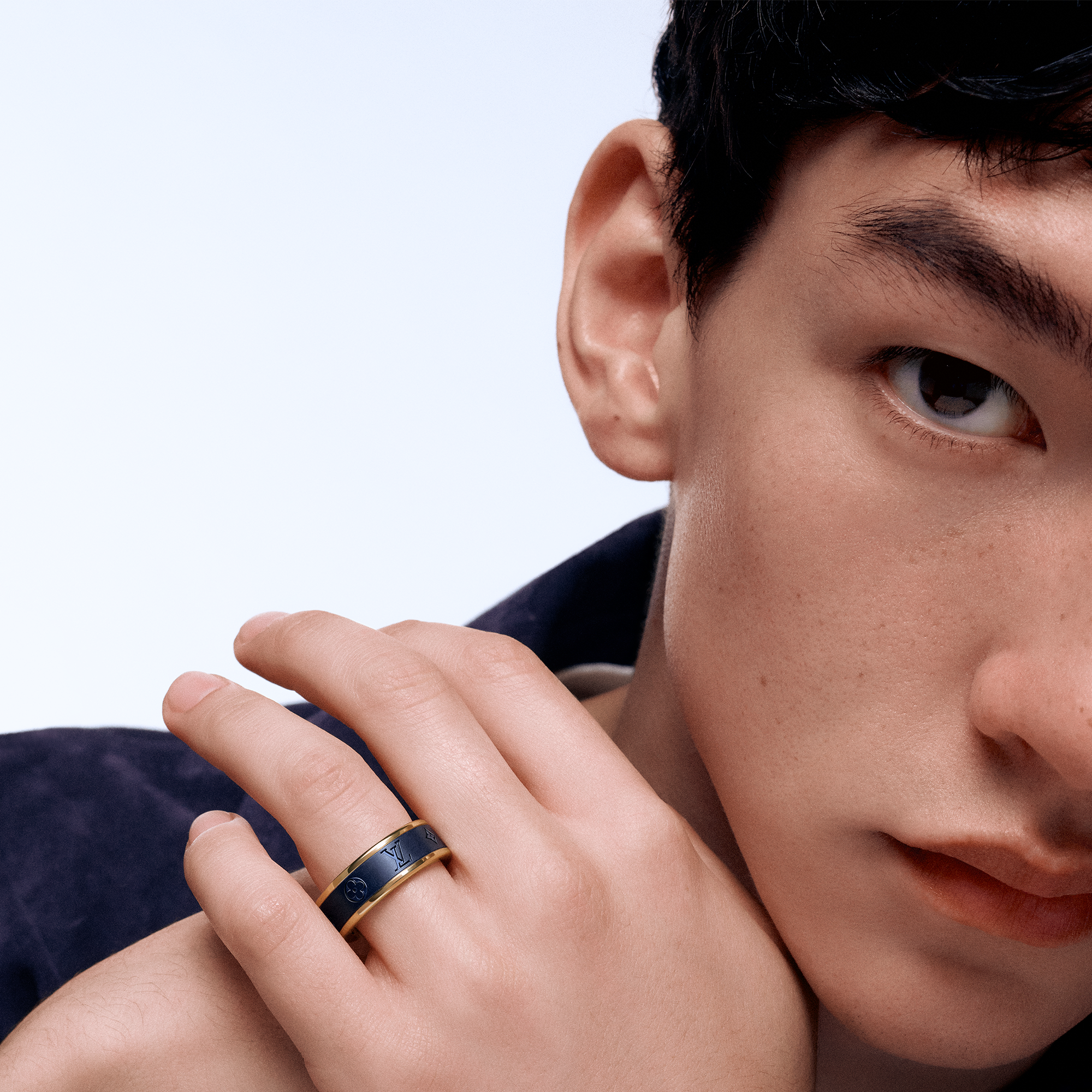 Anello Les Gastons Vuitton, oro giallo e titanio  Gioielli Categorie Anelli | LOUIS VUITTON (Zoom prodotto)
