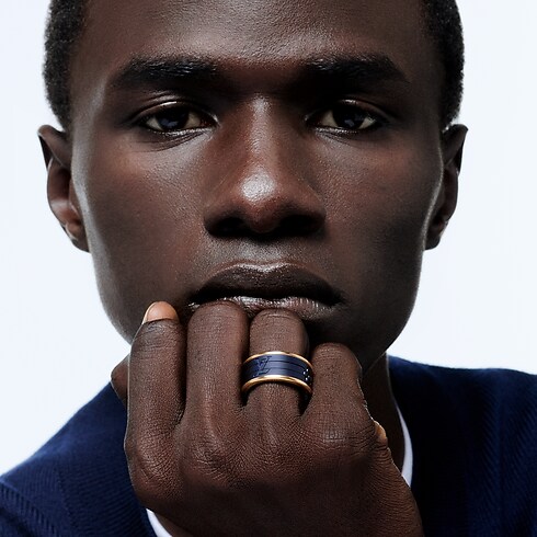 Anello Les Gastons Vuitton Puzzle, oro giallo e titanio Gioielli Categorie Anelli | LOUIS VUITTON (Zoom prodotto)