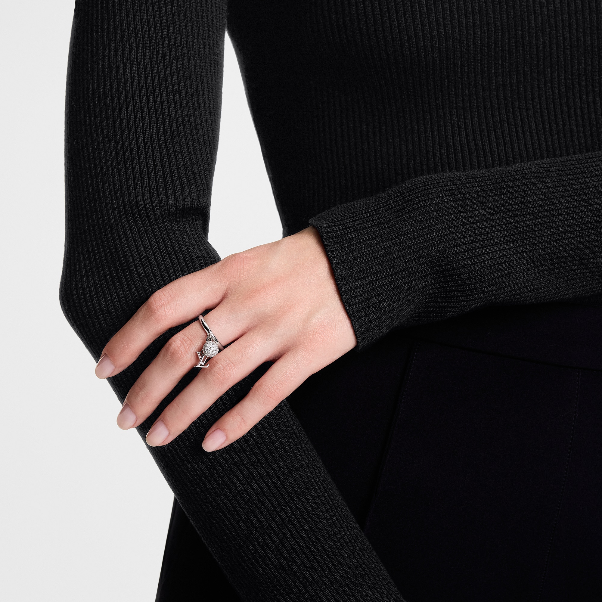 Anello LV Iconic Louisa Strass S00 Donna Fashion Bijoux Anelli | LOUIS VUITTON (Zoom prodotto)