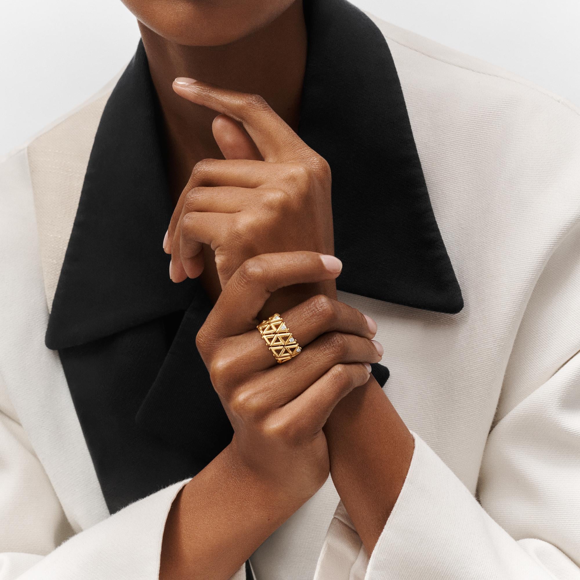 Anello LV Volt Mesh, oro giallo e diamanti  Gioielli Categorie Tutta la Gioielleria | LOUIS VUITTON (Zoom prodotto)