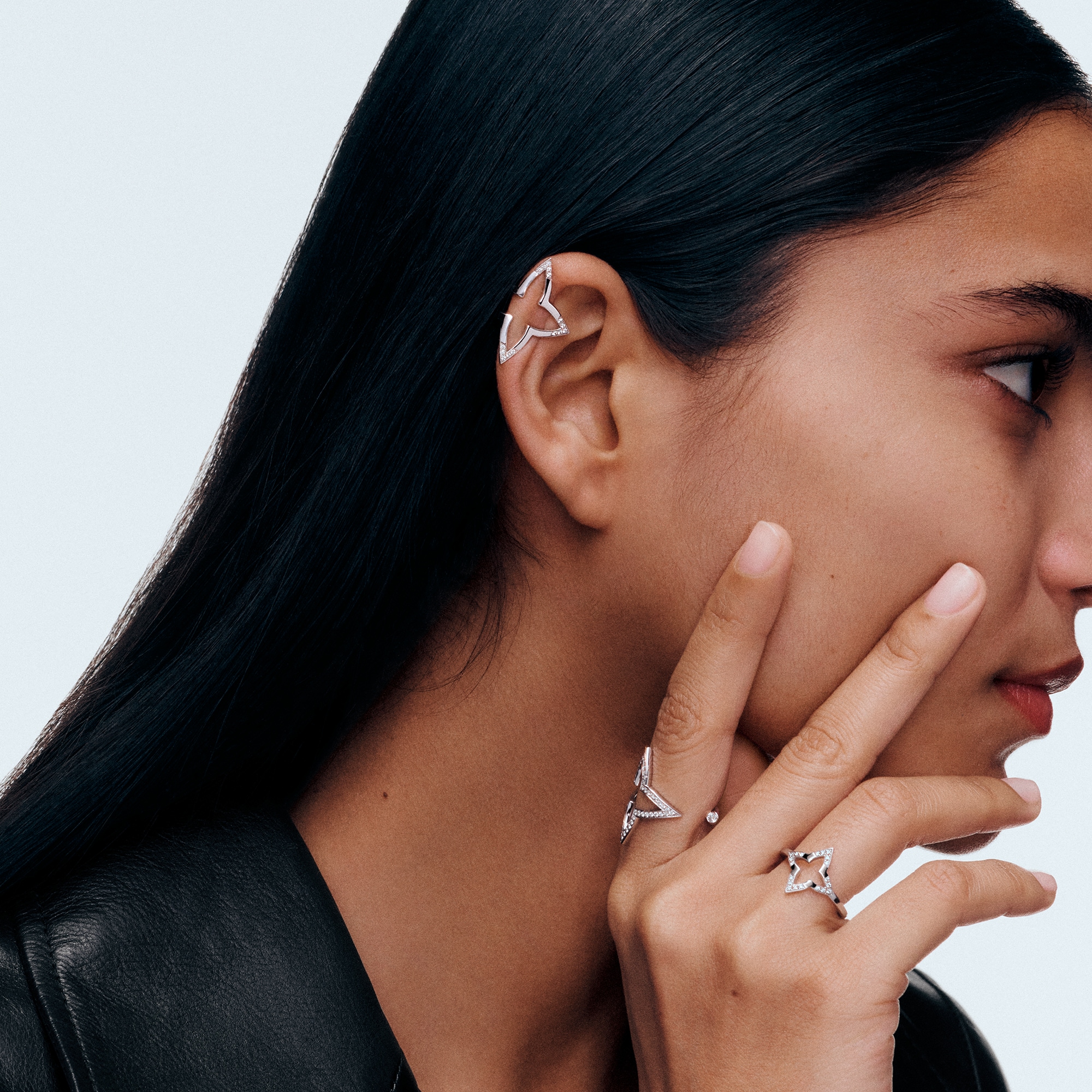 Anello Ombre Blossom, oro bianco e diamanti  Gioielli Categorie Anelli | LOUIS VUITTON (Zoom prodotto)