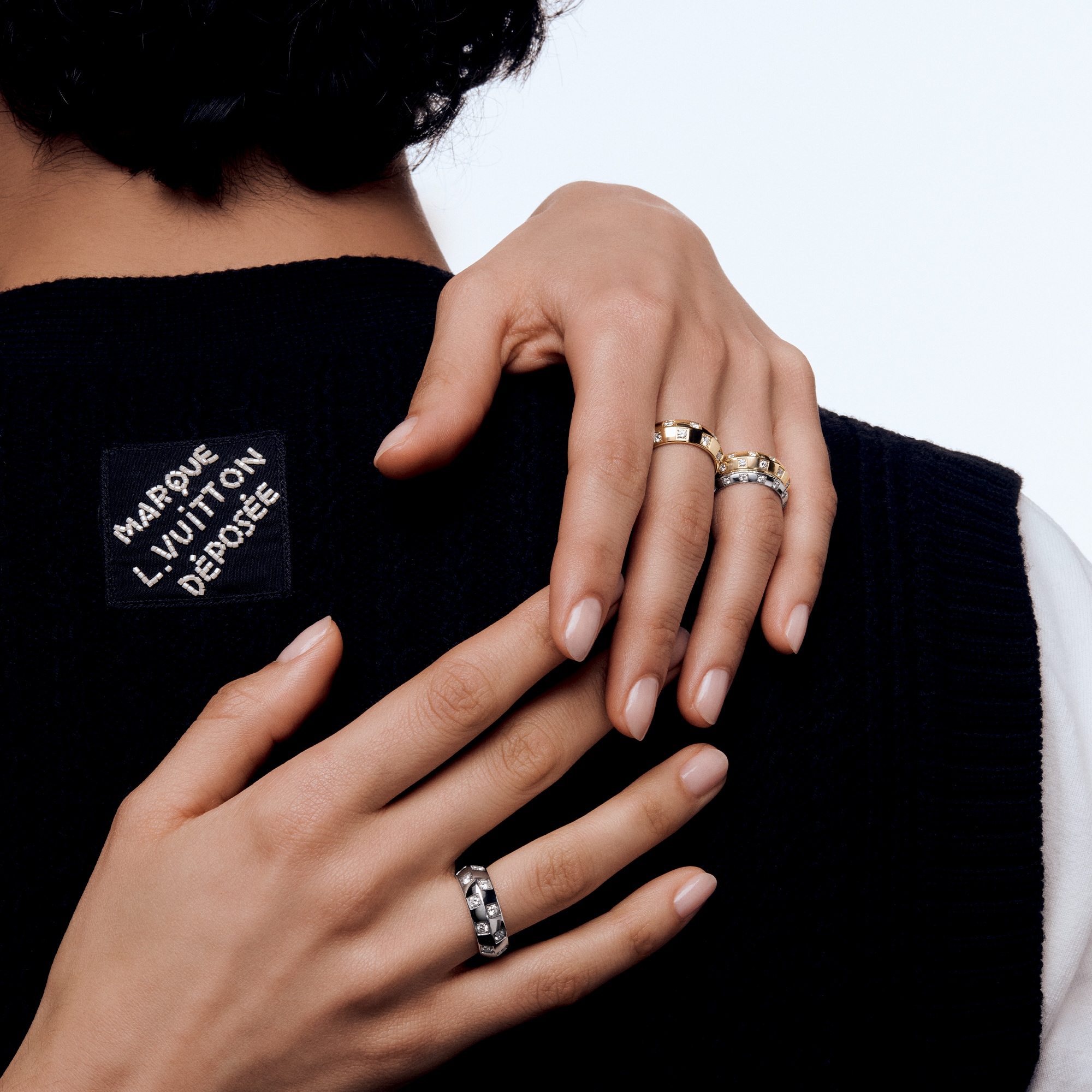 Anello piccolo Le Damier de Louis Vuitton, oro bianco e diamanti  Les Extraordinaires Gioielli Anelli | LOUIS VUITTON (Zoom prodotto)