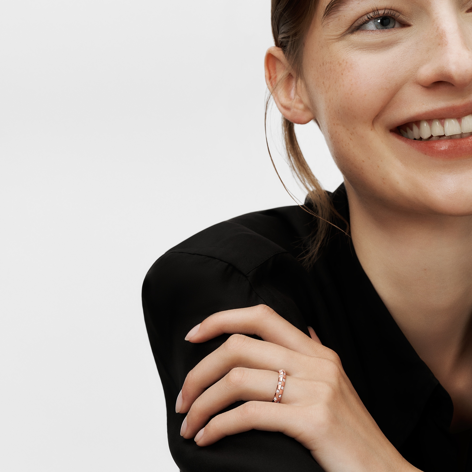 Anello piccolo Le Damier de Louis Vuitton, oro rosa e diamanti  Les Extraordinaires Gioielli Anelli | LOUIS VUITTON (Zoom prodotto)