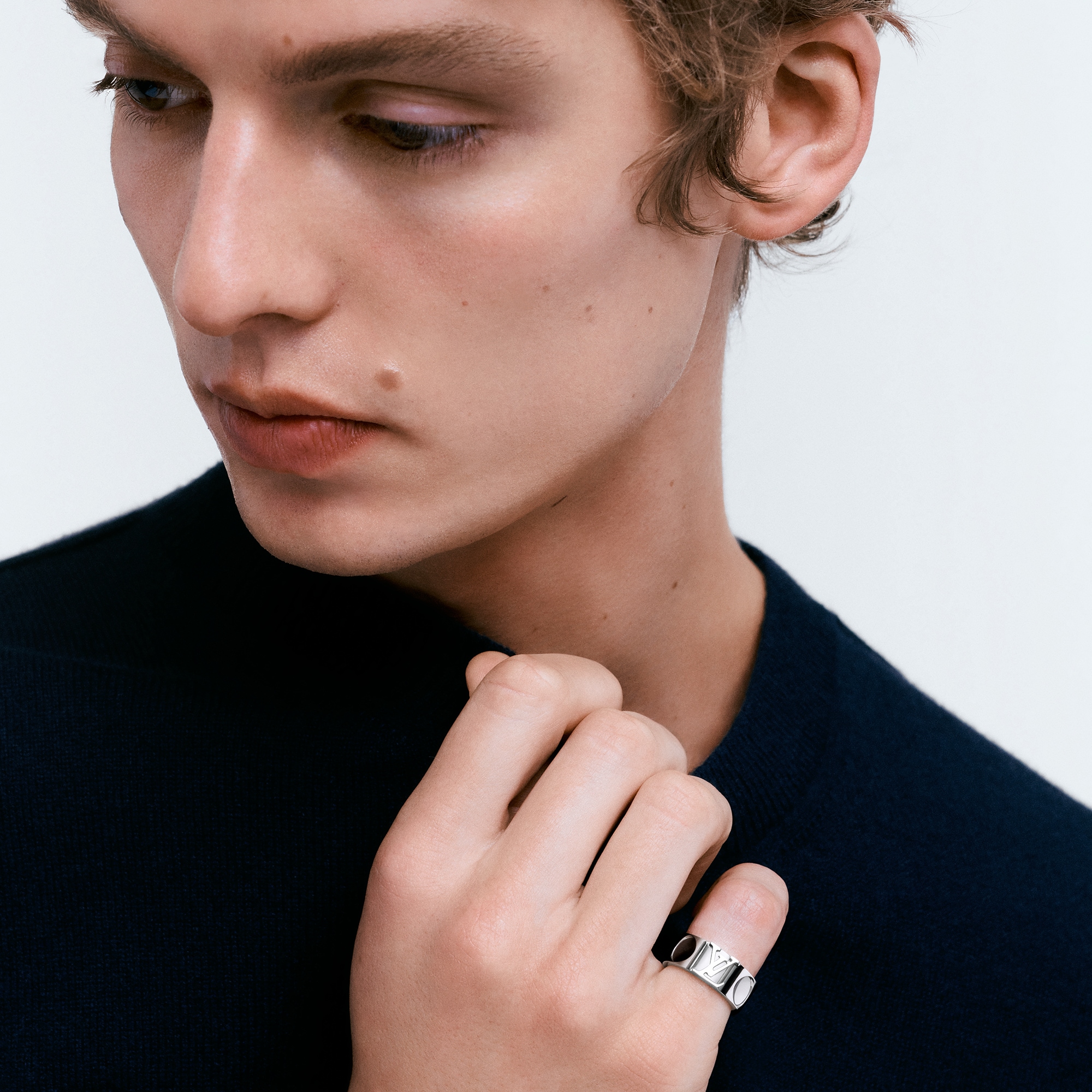 Anello spesso Empreinte, oro bianco  Gioielli Categorie Tutta la Gioielleria | LOUIS VUITTON (Zoom prodotto)