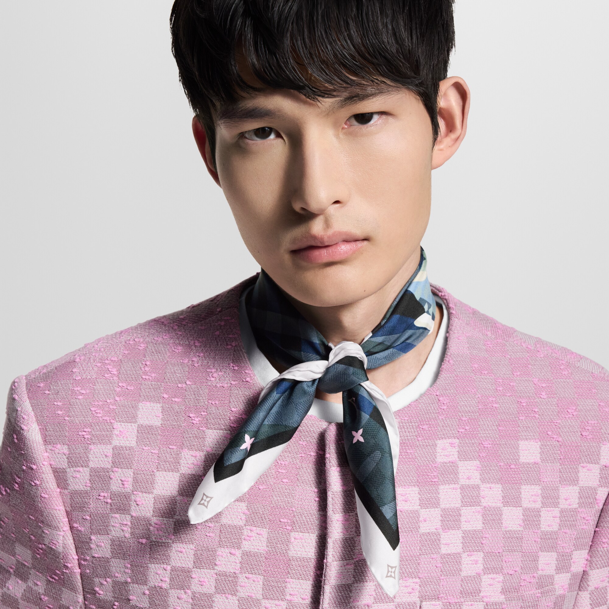 Bandana Damier Koi S00 Uomo Accessori Seta e bandane | LOUIS VUITTON (Zoom prodotto)