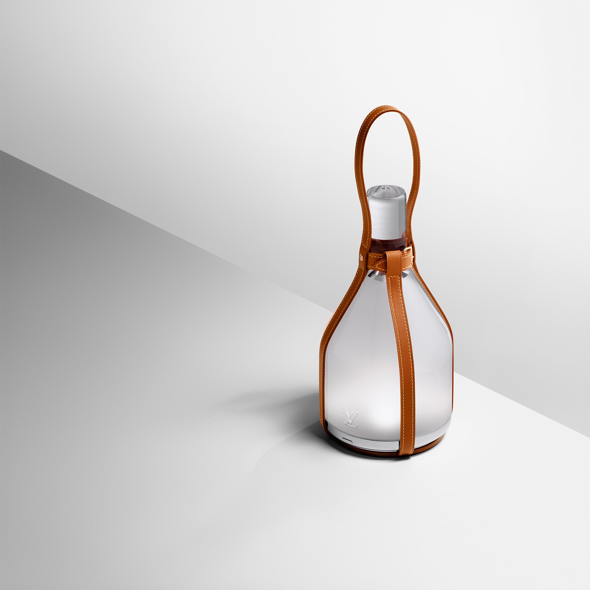 Bell Lamp di Edward Barber e Jay Osgerby Tela Monogram Bauli, Viaggio e Casa Casa e Art de la Table Objets Nomades – Collezione d’Arredamento | LOUIS VUITTON (Zoom prodotto)