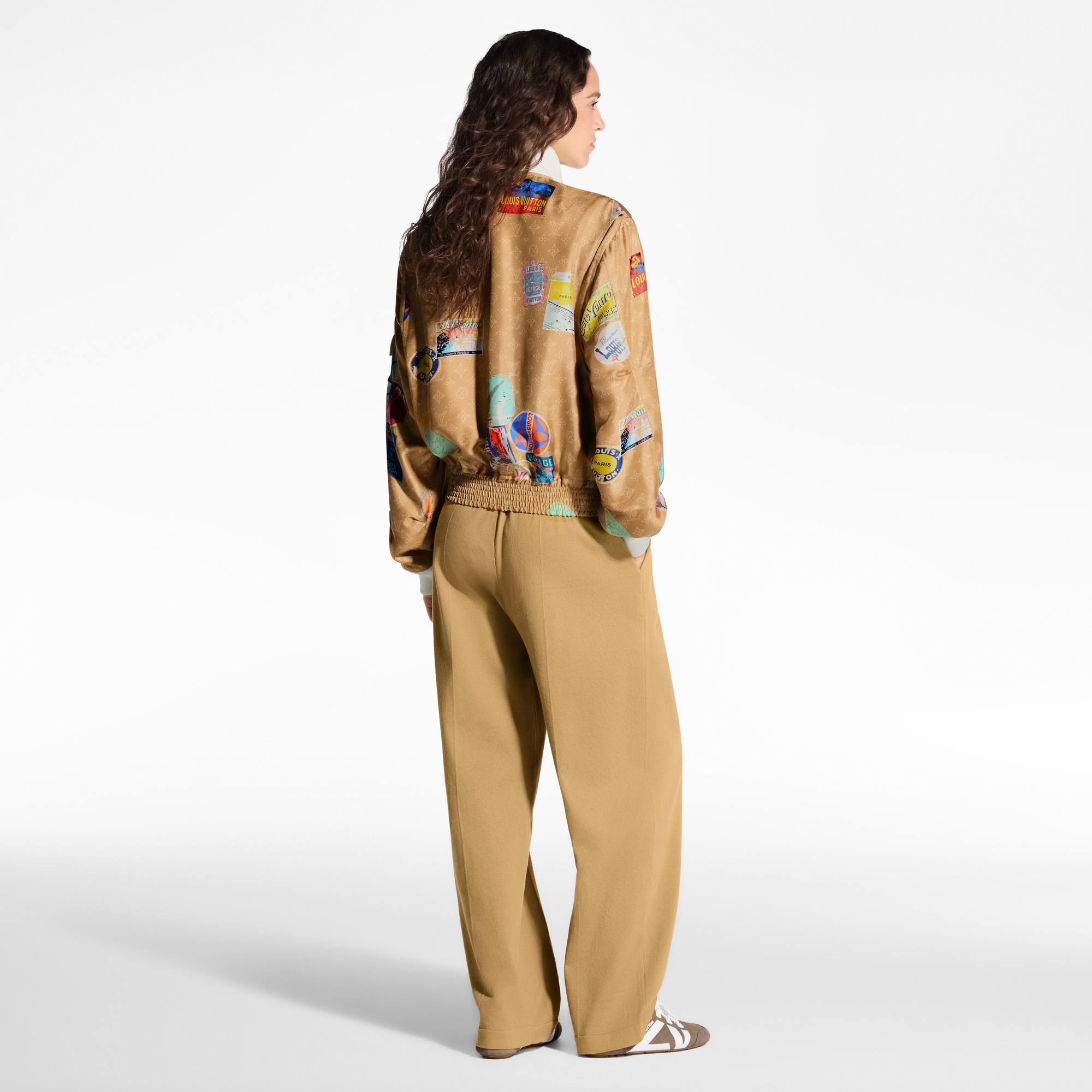 Bomber con motivi di applicazioni ispirate ai viaggi  Donna Abbigliamento Cappotti e Giacche | LOUIS VUITTON (Zoom prodotto)