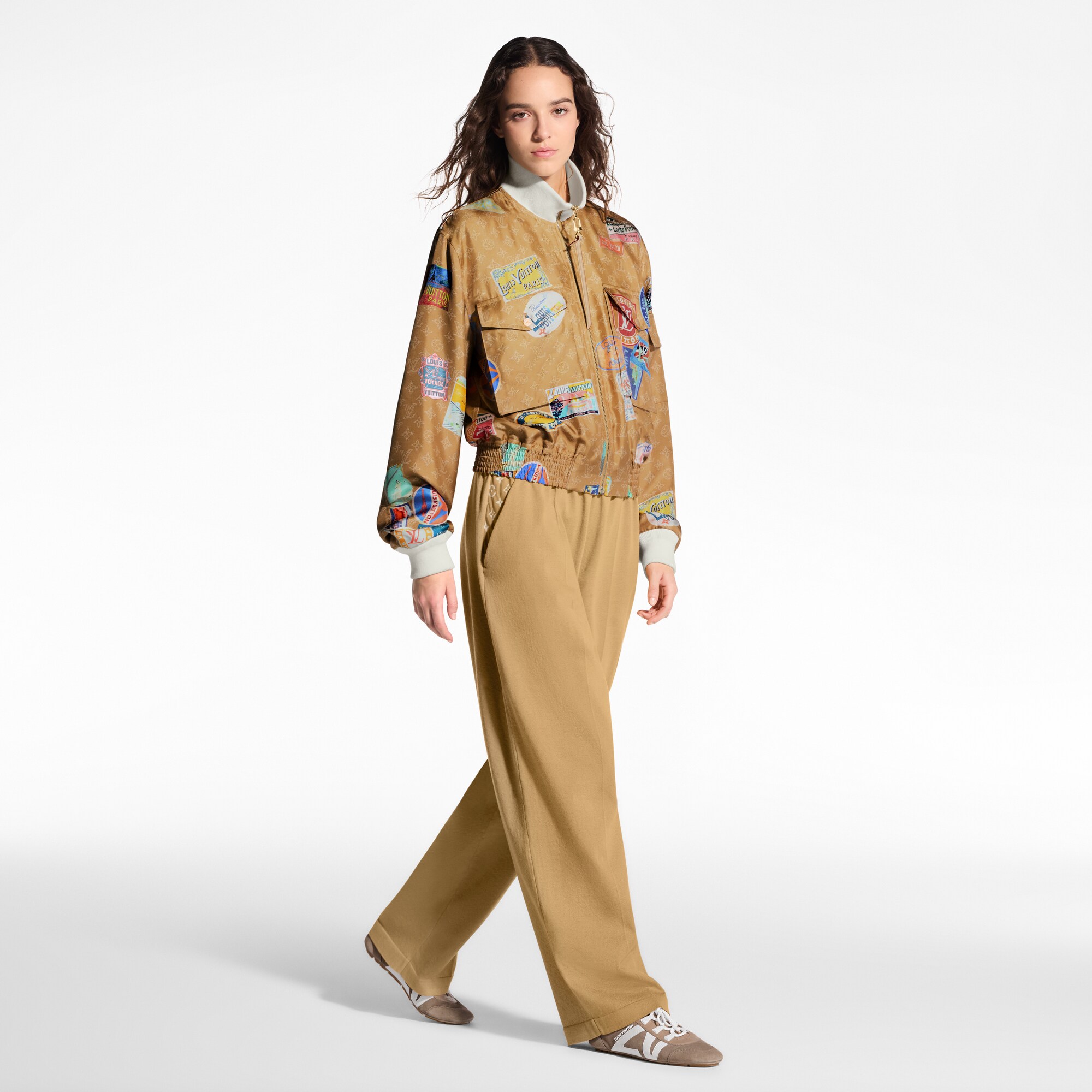 Bomber con motivi di applicazioni ispirate ai viaggi  Donna Abbigliamento Cappotti e Giacche | LOUIS VUITTON (Zoom prodotto)