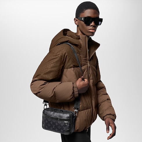 Borsa messenger Alpha Monogram Eclipse Uomo Borse da Uomo Tutte le collezioni | LOUIS VUITTON (Zoom prodotto)