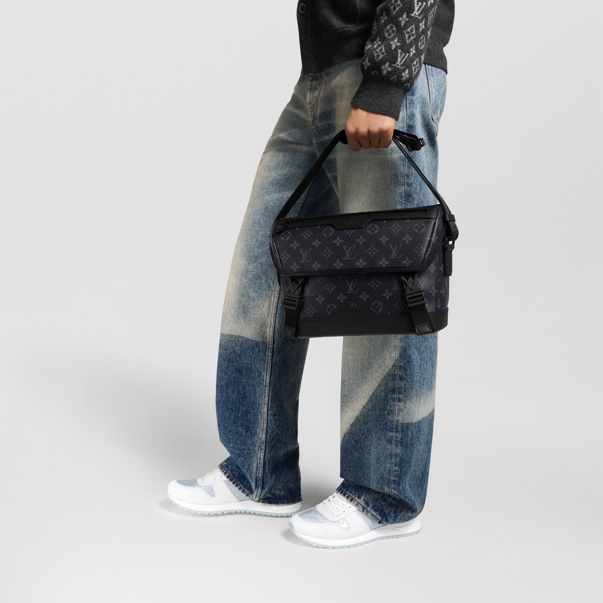 Borsa messenger Voyager PM Tela Monogram Eclipse Borse e Piccola Pelletteria Borse da Uomo Novità | LOUIS VUITTON (Zoom prodotto)