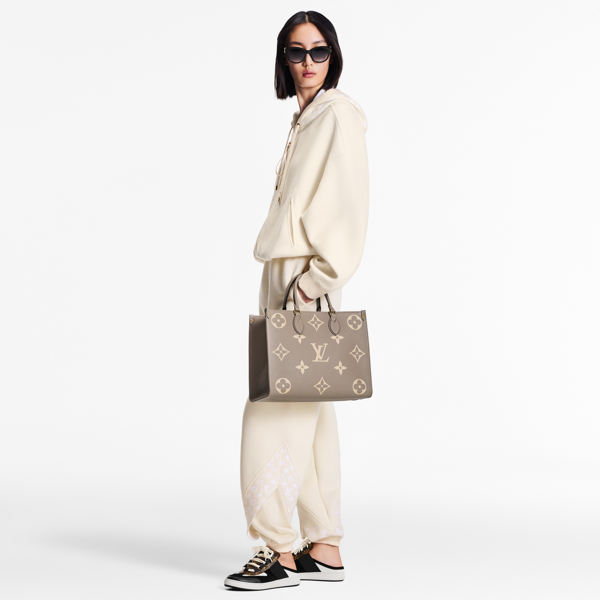 Borsa OnTheGo MM Pelle Empreinte Monogram Bicolor Donna Borse da Donna Tutte le collezioni | LOUIS VUITTON (Zoom prodotto)