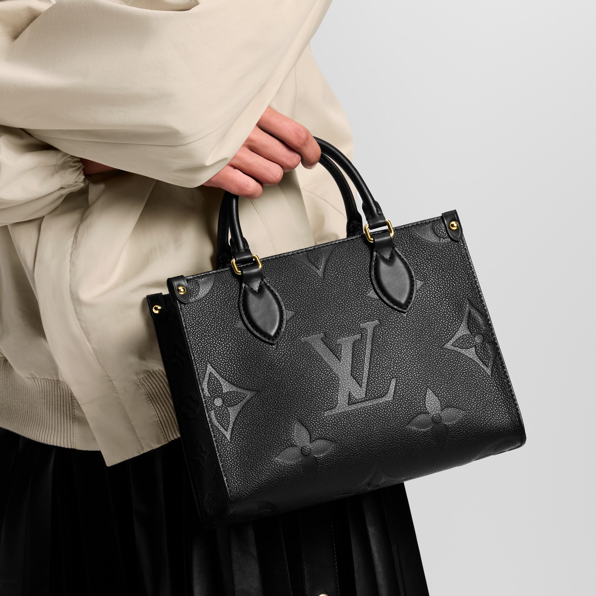 Borsa OnTheGo PM Pelle Monogram Empreinte Donna Borse da Donna Borse da donna | LOUIS VUITTON (Zoom prodotto)