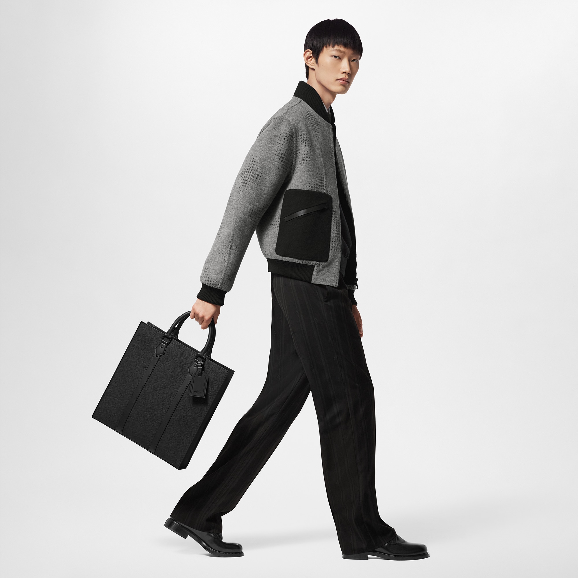 Borsa Sac Plat NV Monogram in pelle Taurillon Uomo Borse da Uomo All Collections | LOUIS VUITTON (Zoom prodotto)