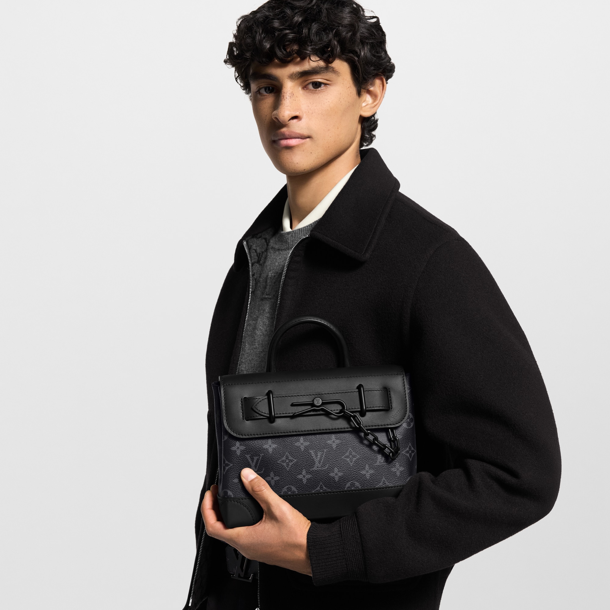 Borsa Steamer PM Monogram Eclipse Uomo Borse da Uomo Tutte le collezioni | LOUIS VUITTON (Zoom prodotto)