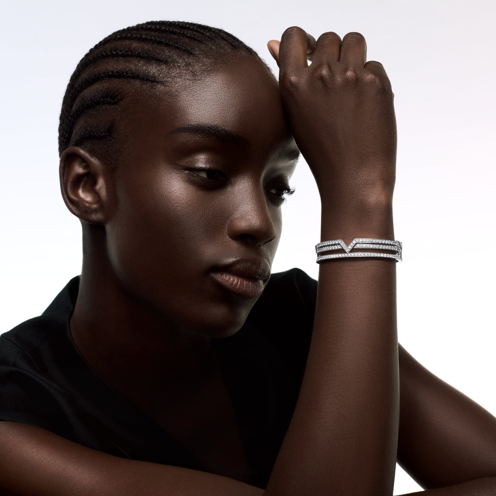 Bracciale Pure V, oro bianco e diamanti  Les Extraordinaires Gioielli Bracciali | LOUIS VUITTON (Zoom prodotto)