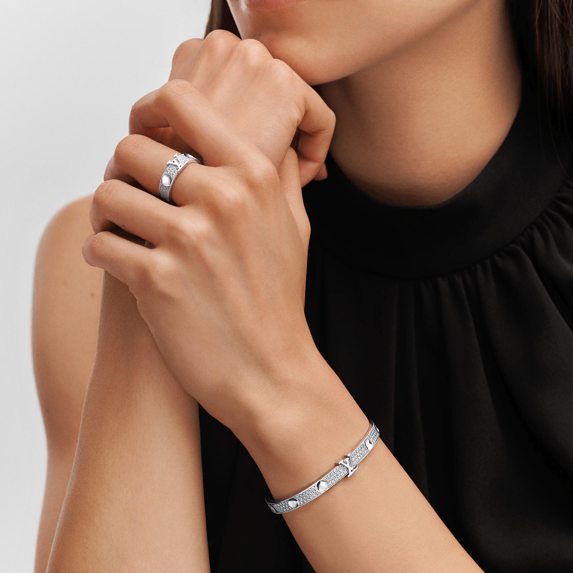 Bracciale rigido Empreinte Medium, oro bianco e diamanti  Gioielli Categorie Tutta la Gioielleria | LOUIS VUITTON (Zoom prodotto)