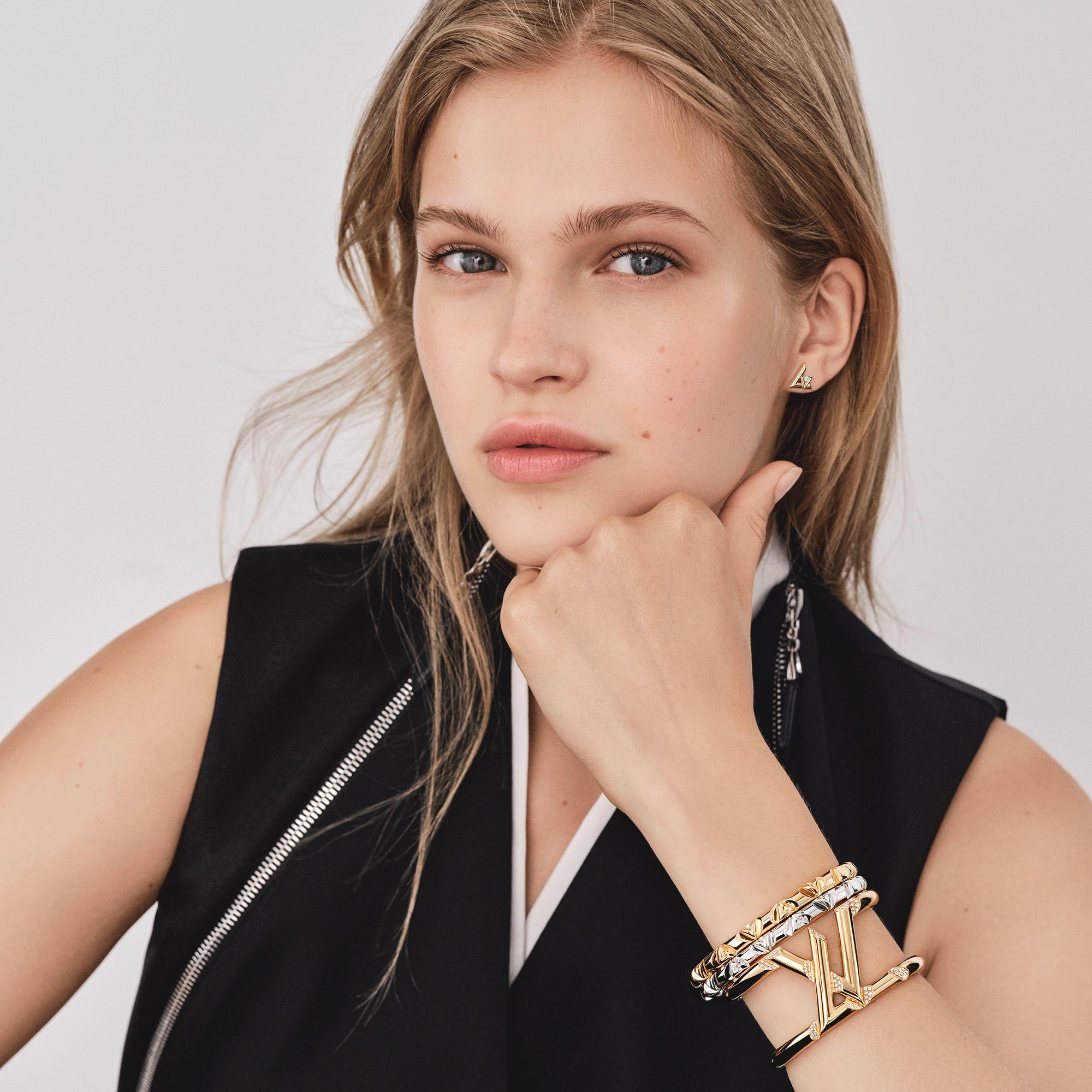 Bracciale rigido LV Volt One, oro giallo e diamanti  Gioielli Categorie Tutta la Gioielleria | LOUIS VUITTON (Zoom prodotto)