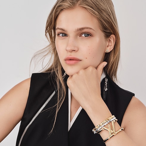 Bracciale rigido LV Volt One, oro giallo e diamanti Gioielli Categorie Tutta la Gioielleria | LOUIS VUITTON (Zoom prodotto)