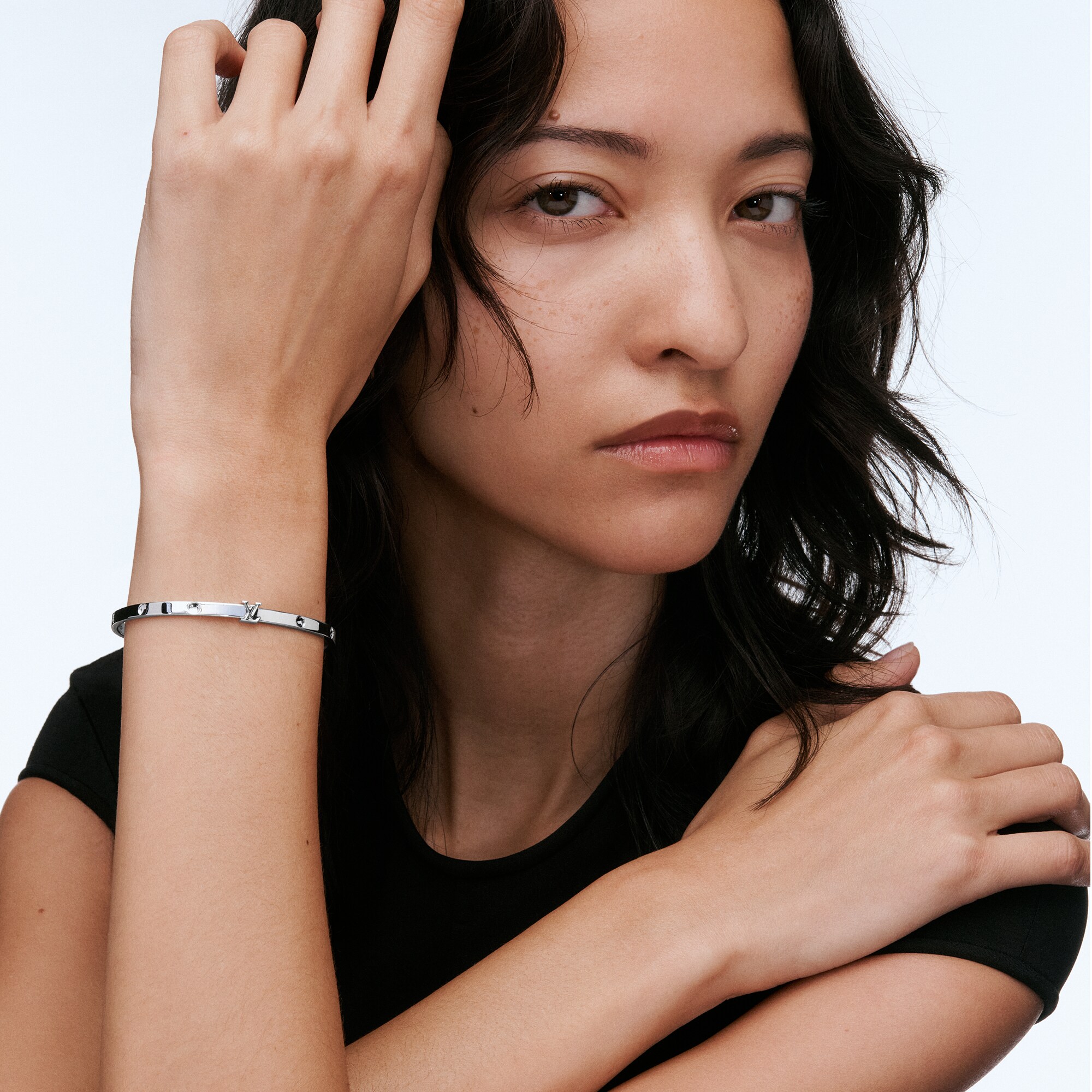 Bracciale rigido piccolo Empreinte, oro bianco  Gioielli Categorie Bracciali | LOUIS VUITTON (Zoom prodotto)