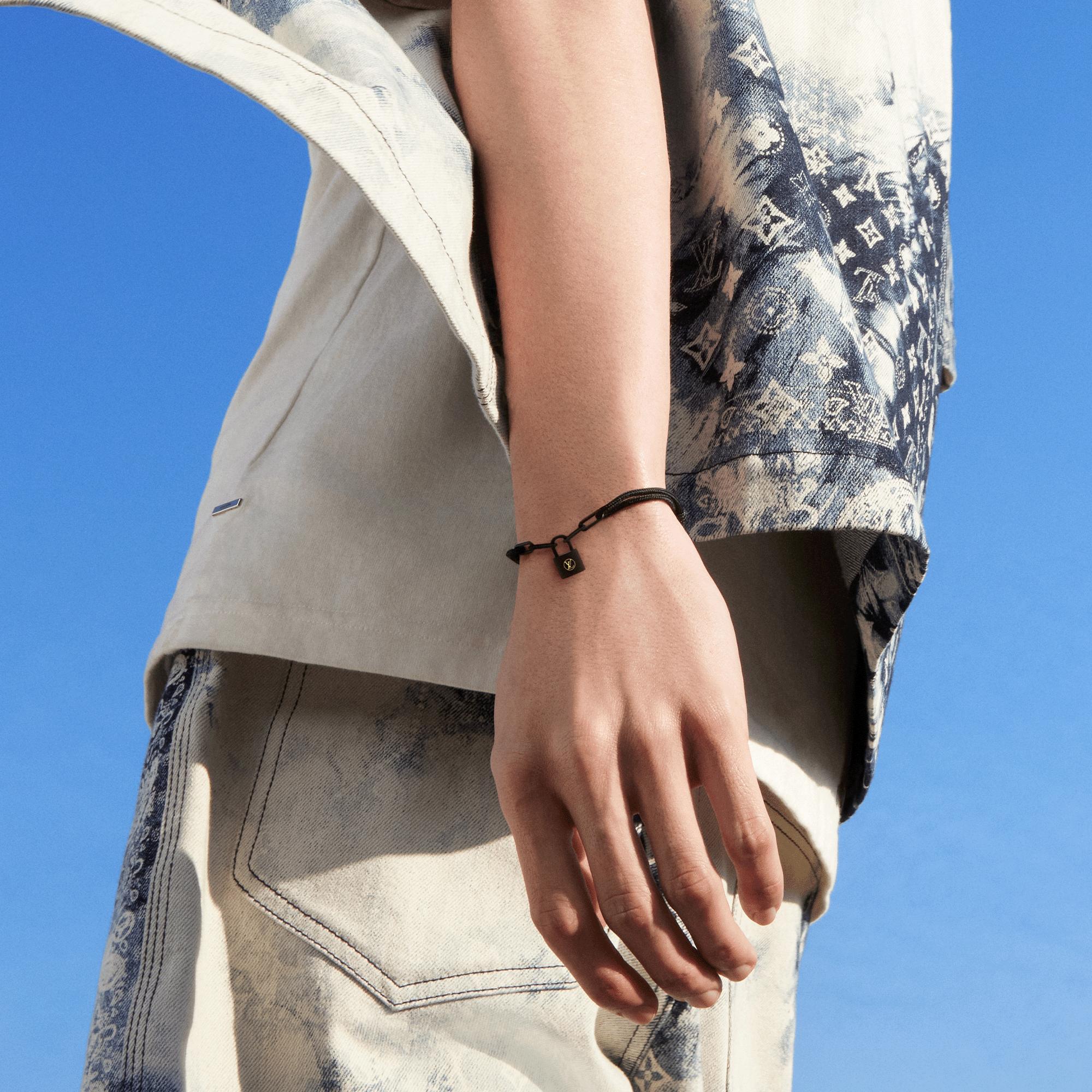 Bracciale Silver Lockit X Virgil Abloh, titanio color nero  Gioielli Categorie Bracciali | LOUIS VUITTON (Zoom prodotto)