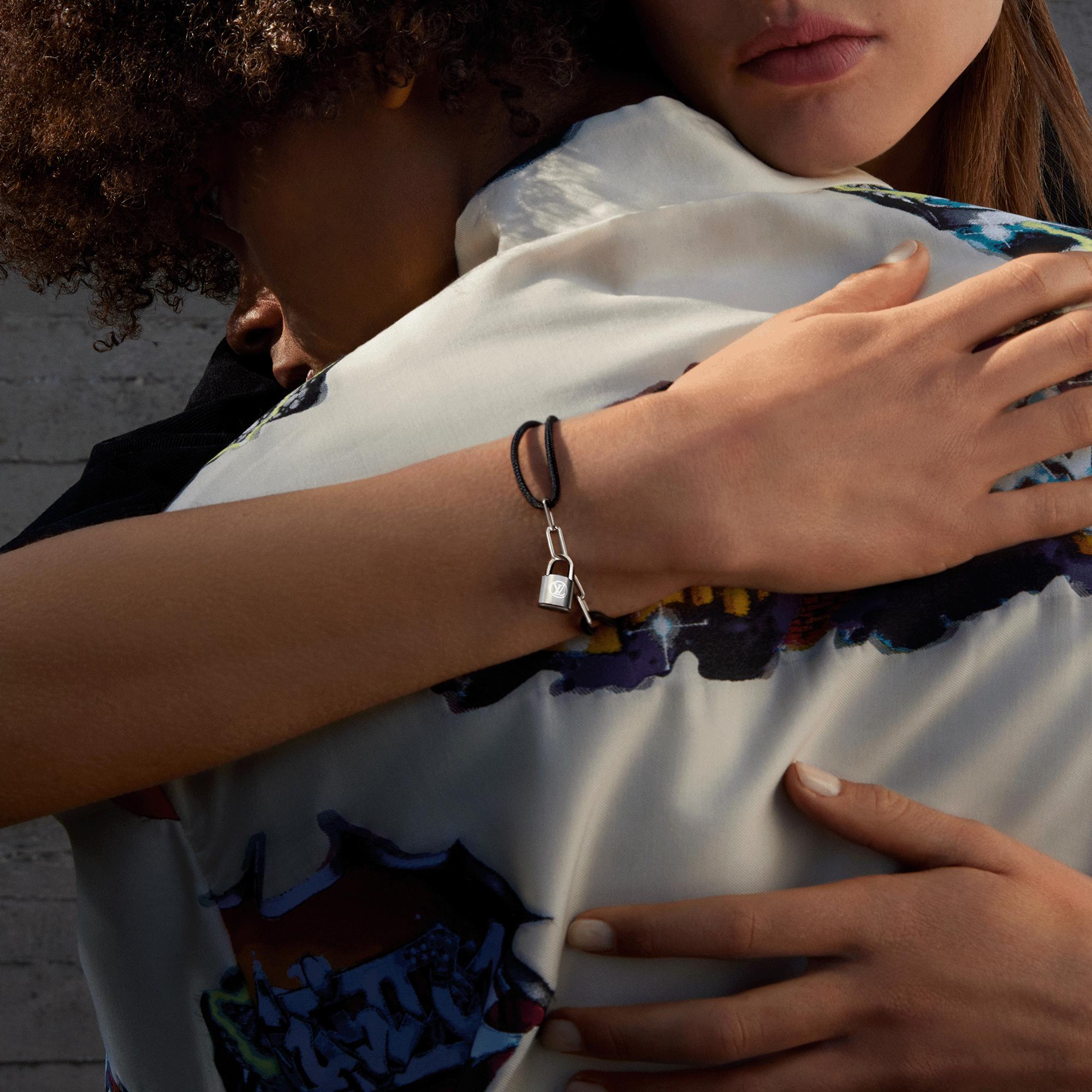 Bracciale Silver Lockit X Virgil Abloh, titanio naturale  Gioielli Categorie Bracciali | LOUIS VUITTON (Zoom prodotto)
