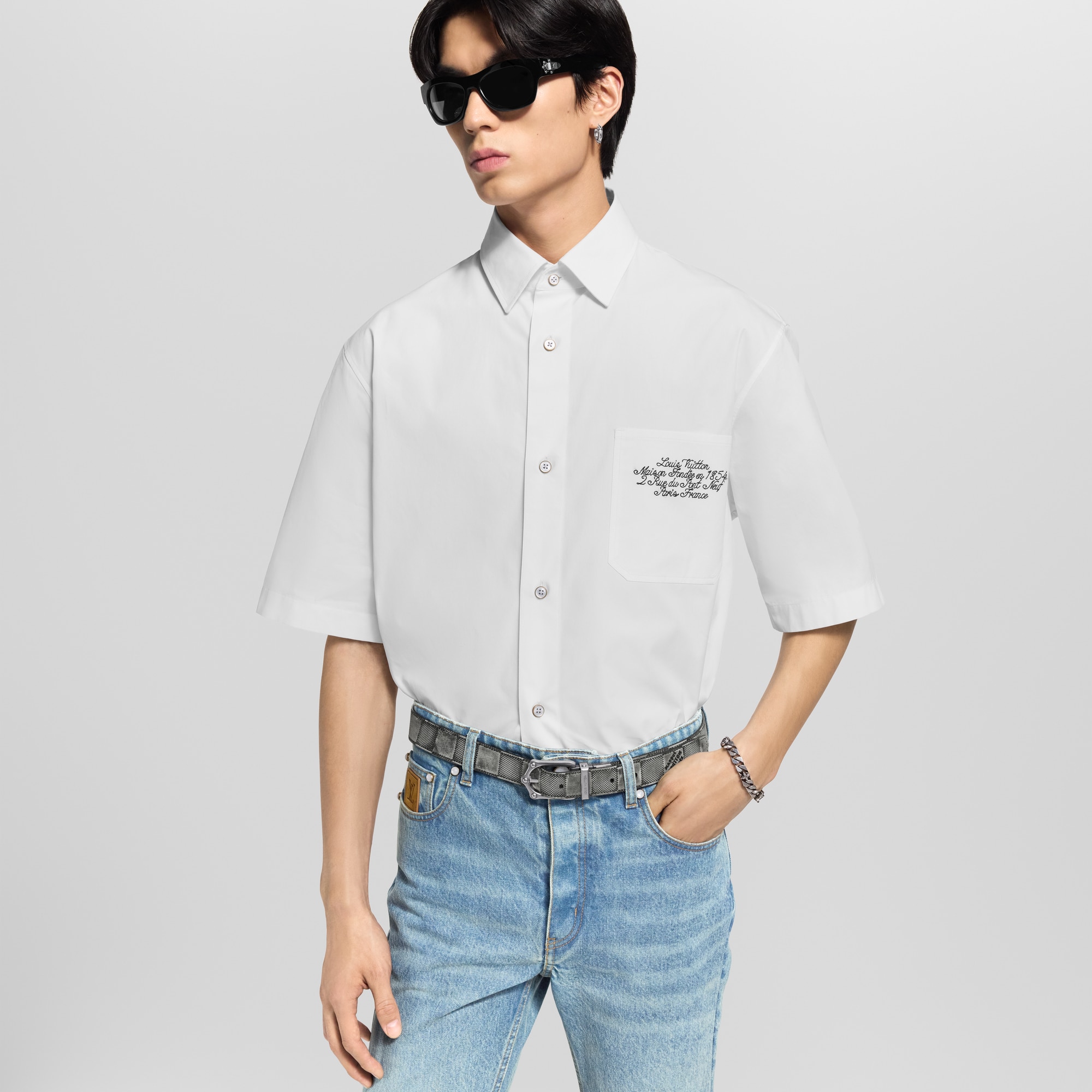 Camicia a maniche corte con decori  Uomo Abbigliamento Camicie | LOUIS VUITTON (Zoom prodotto)