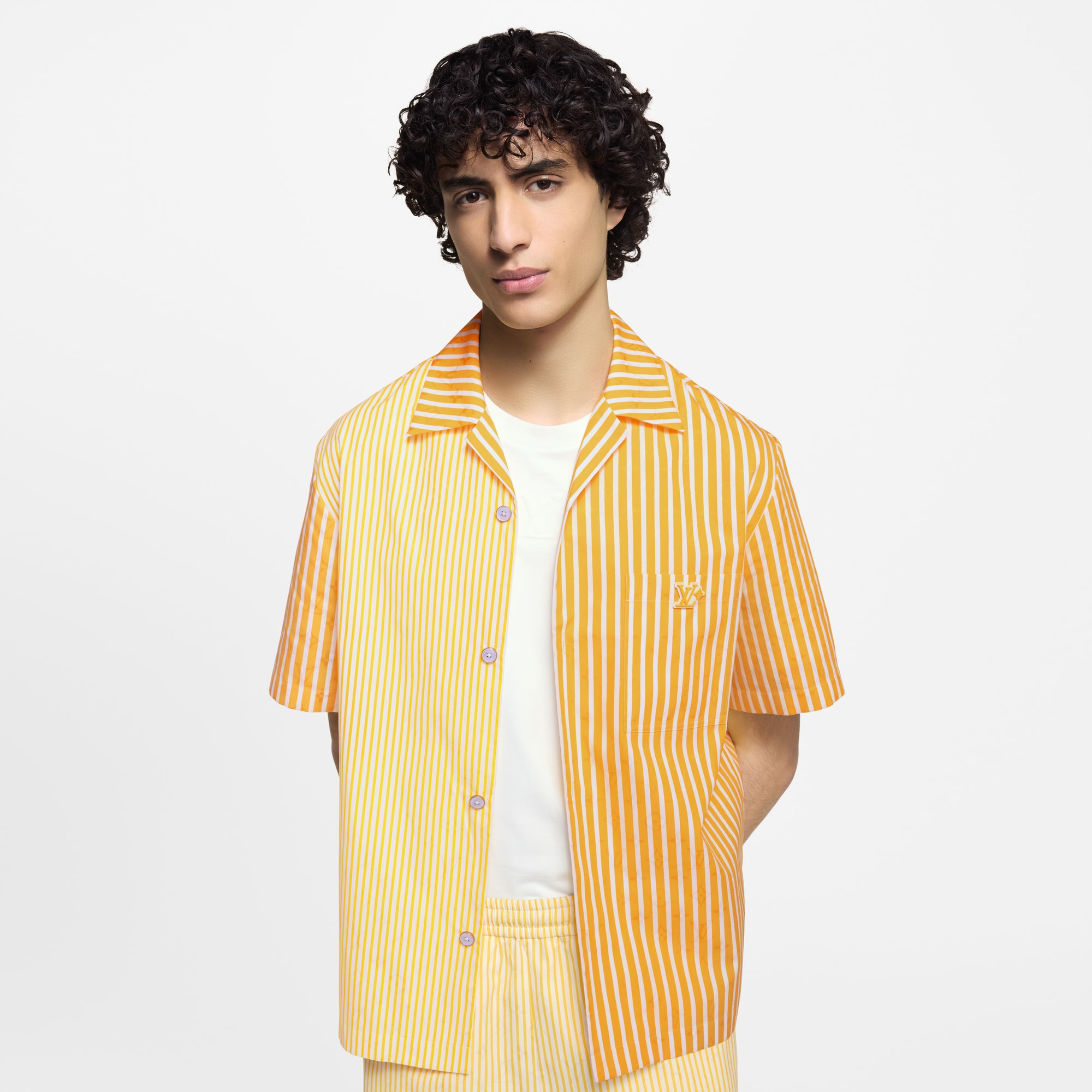 Camicia a maniche corte con motivi Monogram in stile patchwork e a righe  Uomo Abbigliamento Camicie | LOUIS VUITTON (Zoom prodotto)