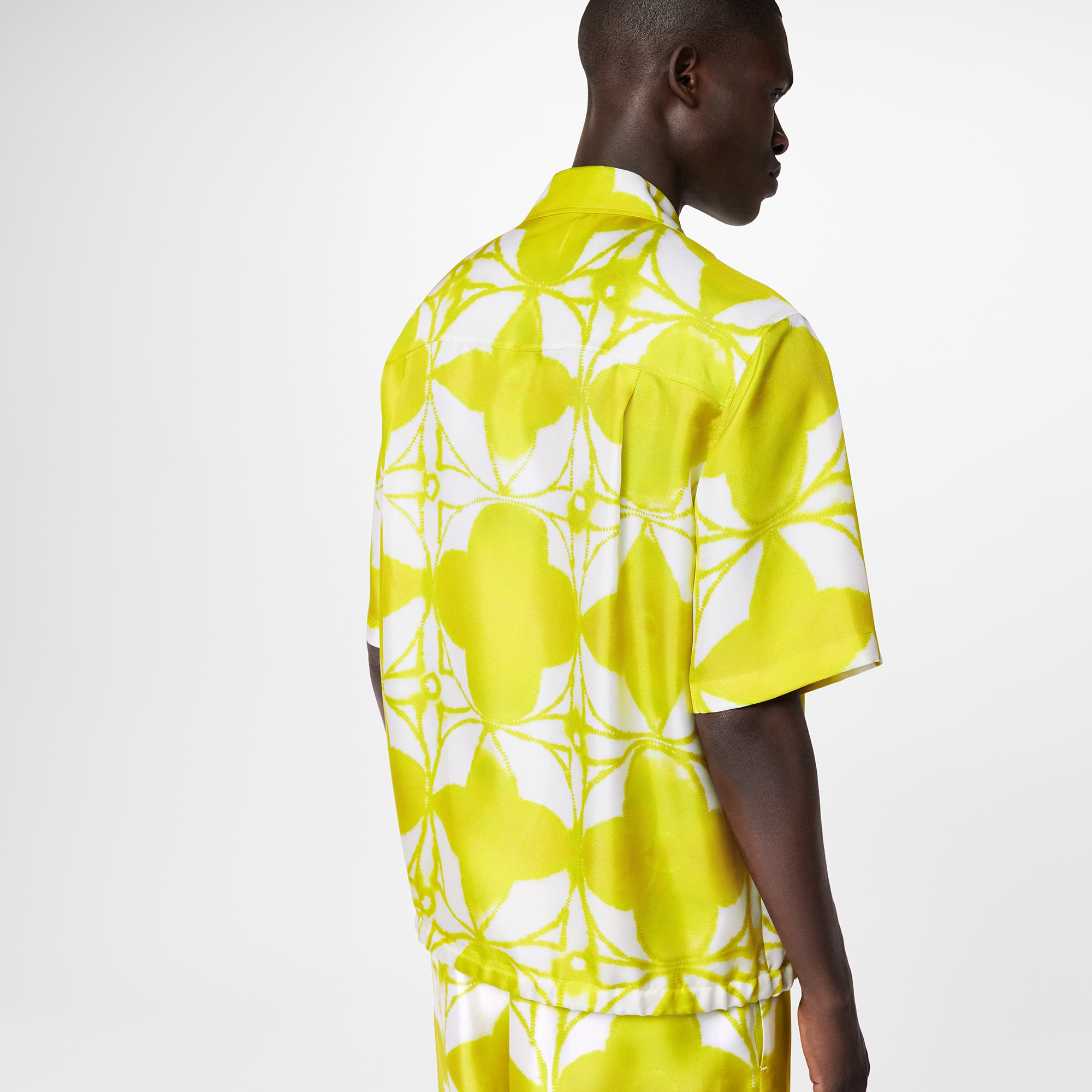Camicia a maniche corte con motivo Monogram Shibori  Uomo Abbigliamento Camicie | LOUIS VUITTON (Zoom prodotto)