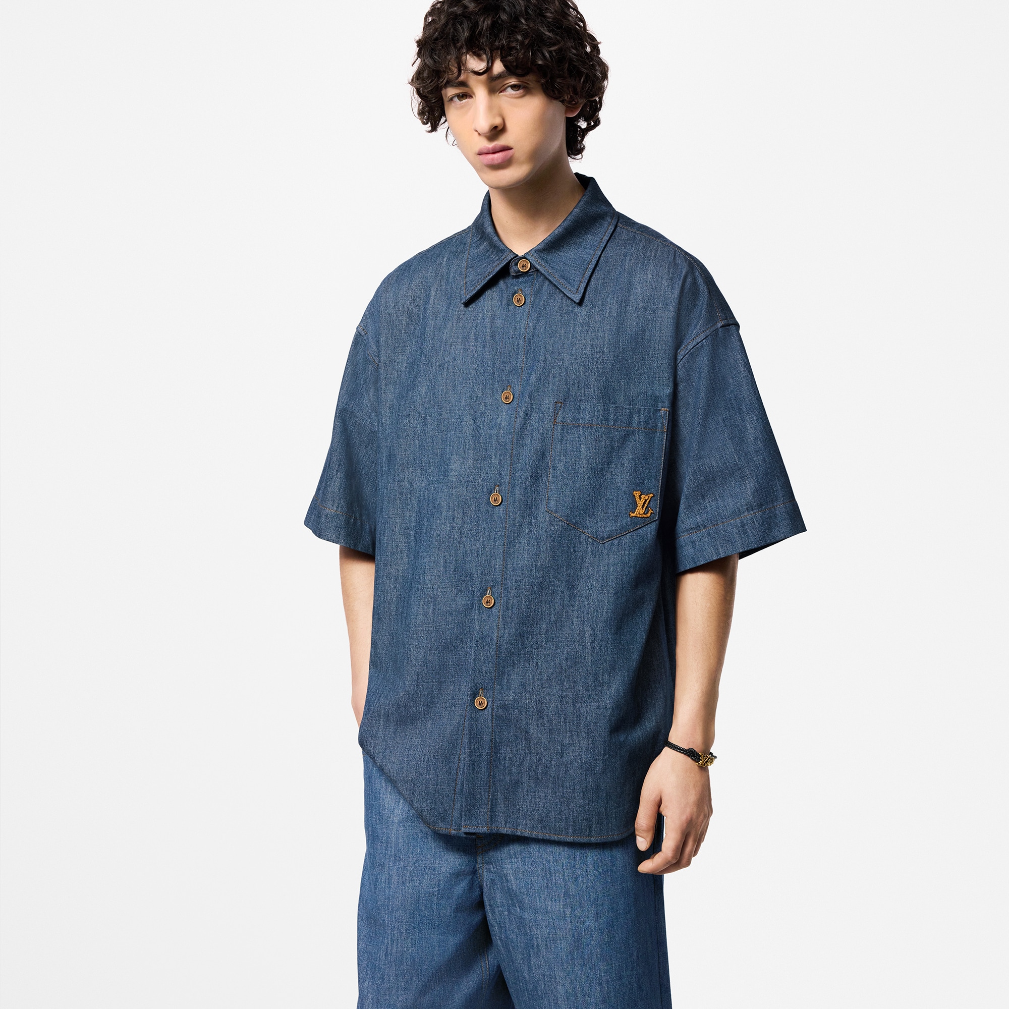 Camicia a maniche corte in chambray di cotone  Uomo Abbigliamento Camicie | LOUIS VUITTON (Zoom prodotto)