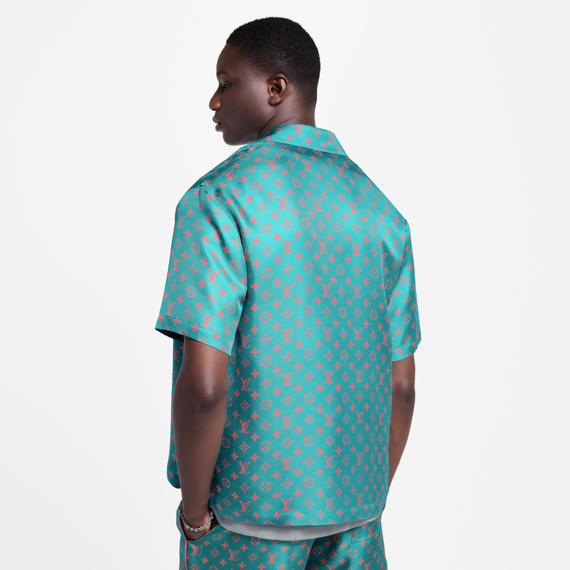 Camicia a maniche corte in seta con motivo Monogram  Uomo Abbigliamento Camicie | LOUIS VUITTON (Zoom prodotto)
