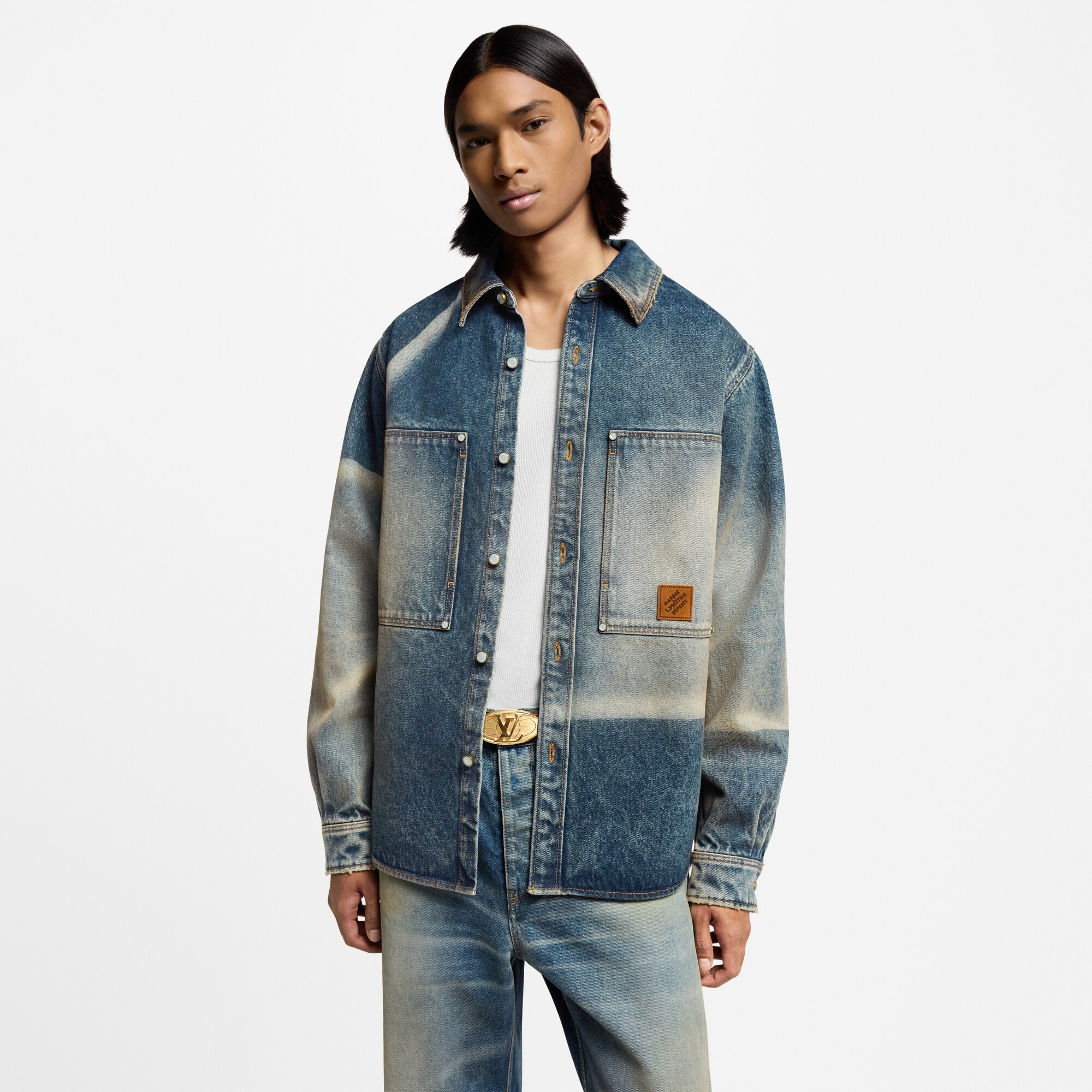 Camicia a maniche lunghe in denim effetto sbiadito  Uomo Abbigliamento Camicie | LOUIS VUITTON (Zoom prodotto)
