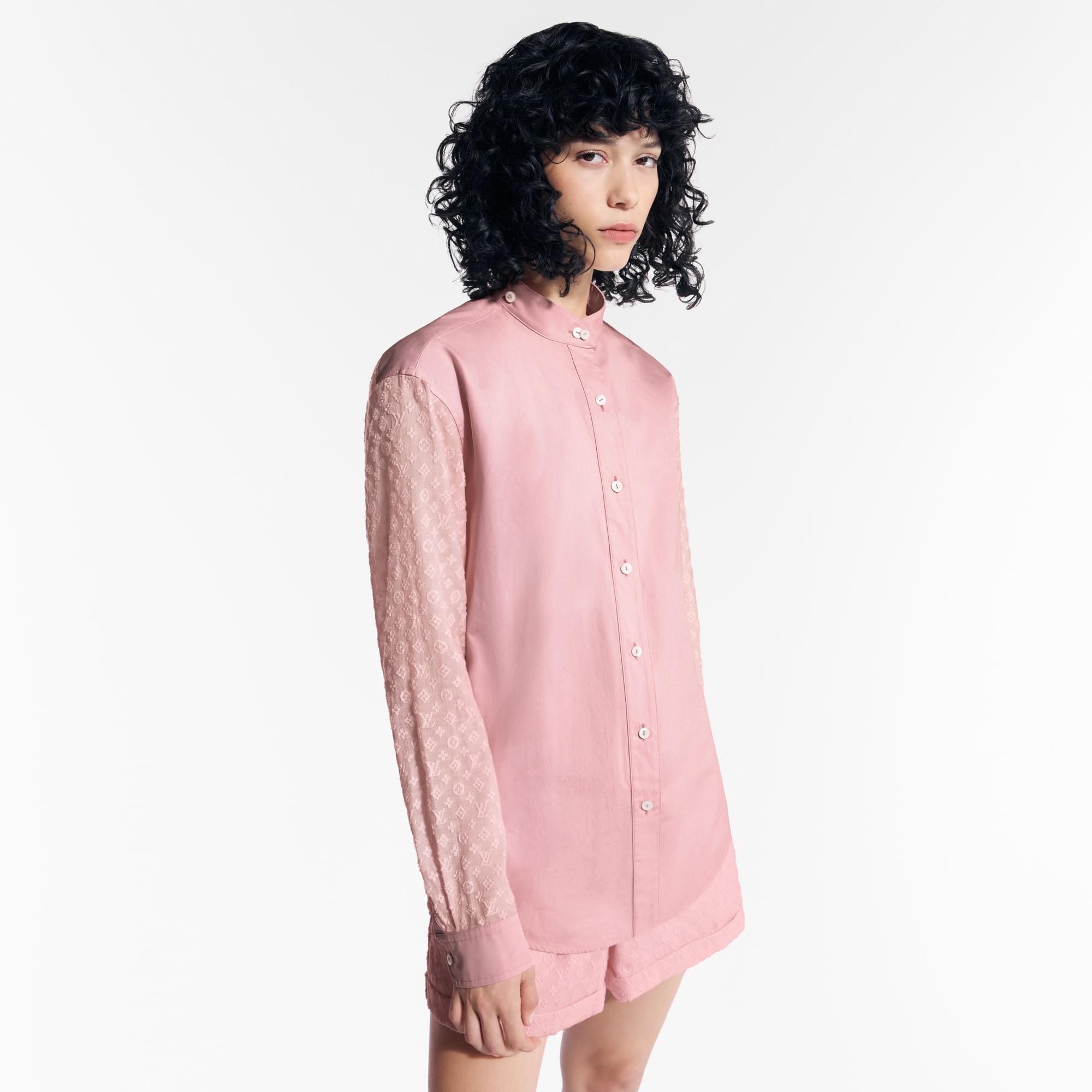 Camicia con motivo Monogram sulle maniche  Donna Abbigliamento Camicie e T-Shirt | LOUIS VUITTON (Zoom prodotto)