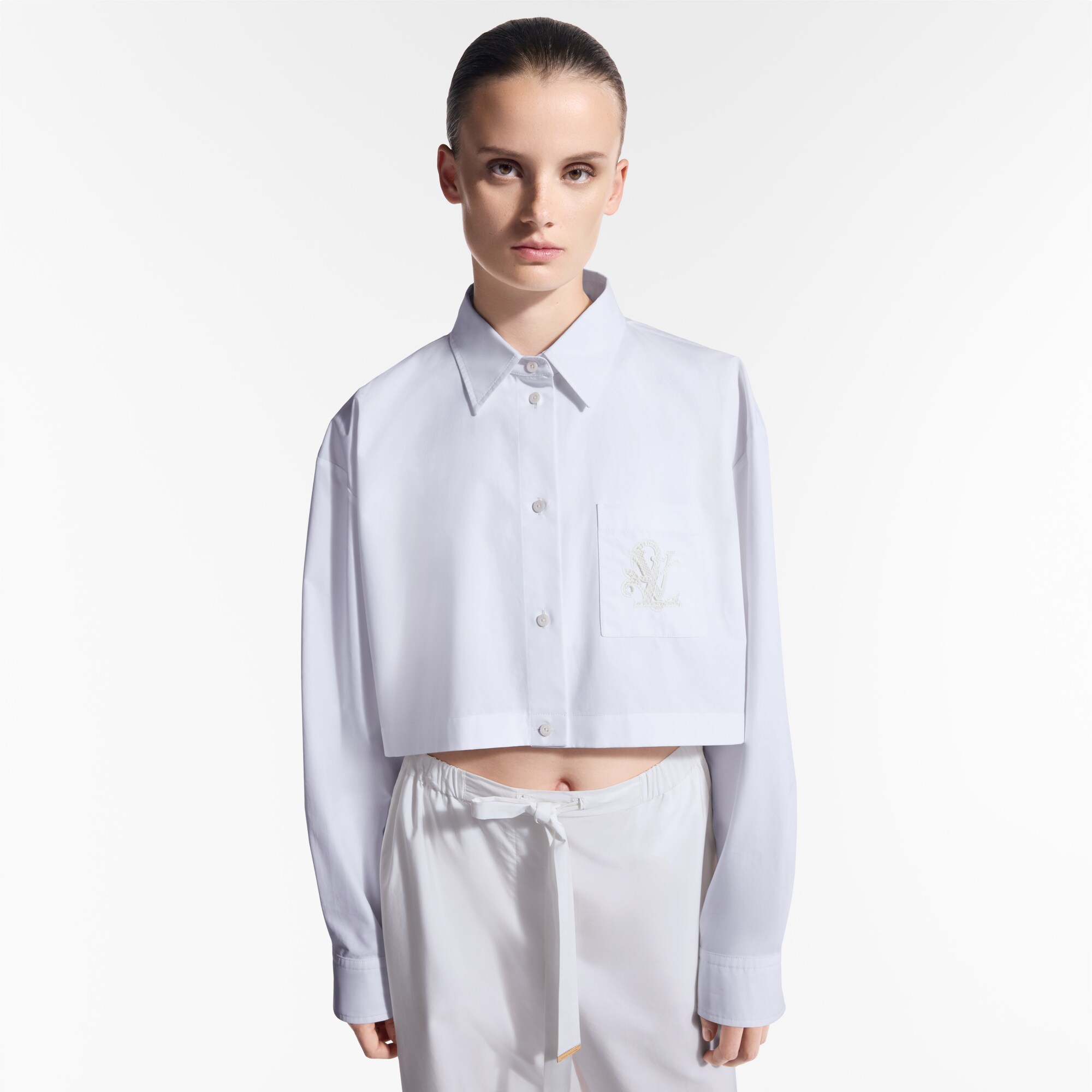 Camicia corta con iniziali LV in Sangallo  Donna Abbigliamento Camicie e T-Shirt | LOUIS VUITTON (Zoom prodotto)
