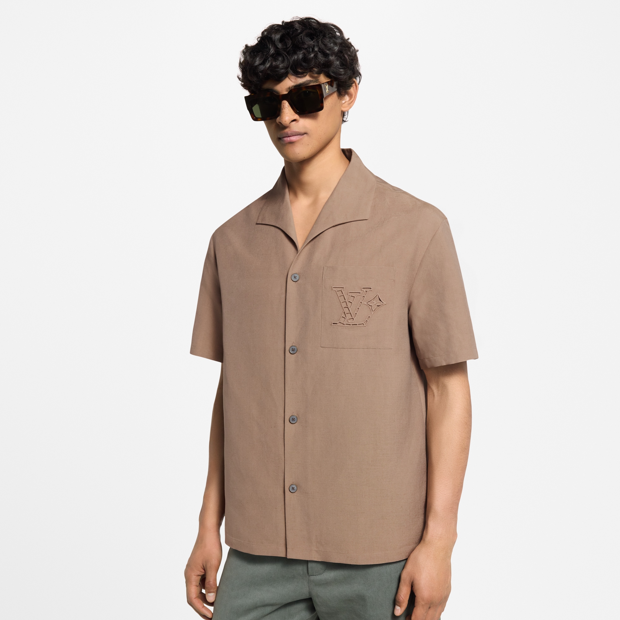 Camicia estiva con ricami  Uomo Abbigliamento Camicie | LOUIS VUITTON (Zoom prodotto)