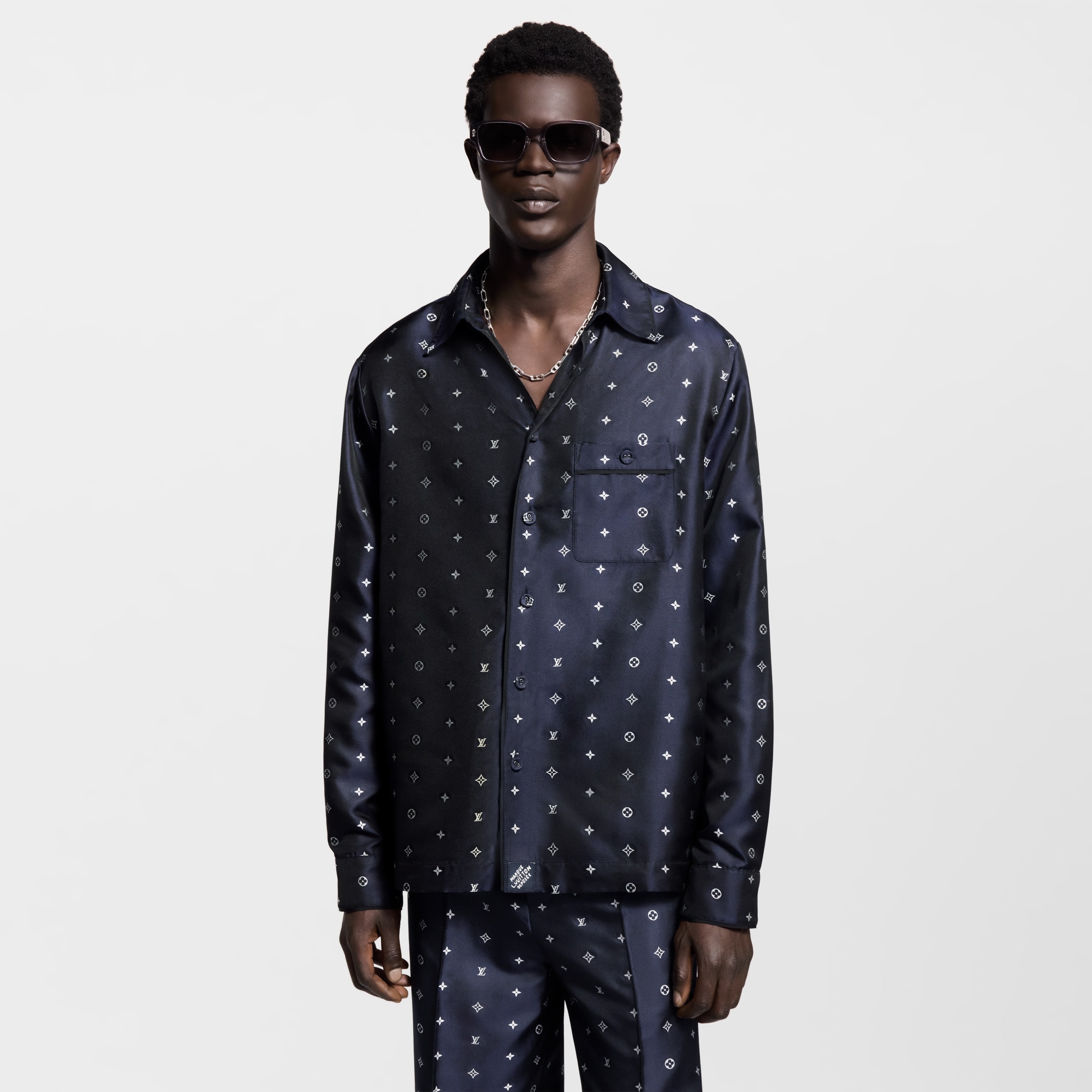 Camicia morbida in seta con motivo Monogram  Uomo Abbigliamento Camicie | LOUIS VUITTON (Zoom prodotto)