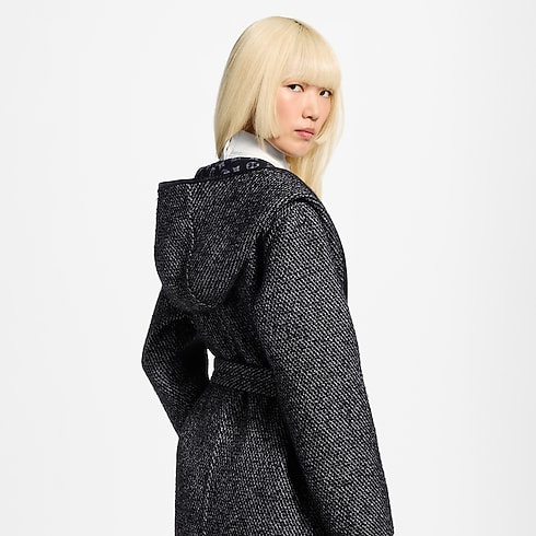 Cappotto a vestaglia reversibile con cappuccio cropped worn view