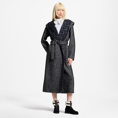 Cappotto a vestaglia reversibile con cappuccio worn view
