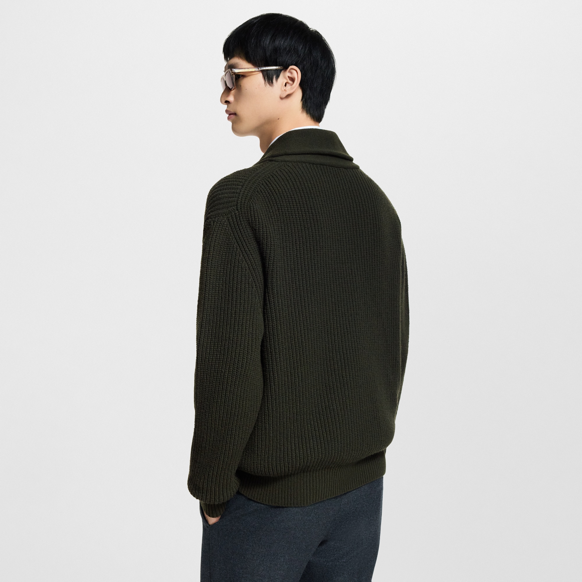 Cardigan in misto cachemire con collo a scialle  Uomo Abbigliamento Tutti i Capi di Abbigliamento | LOUIS VUITTON (Zoom prodotto)