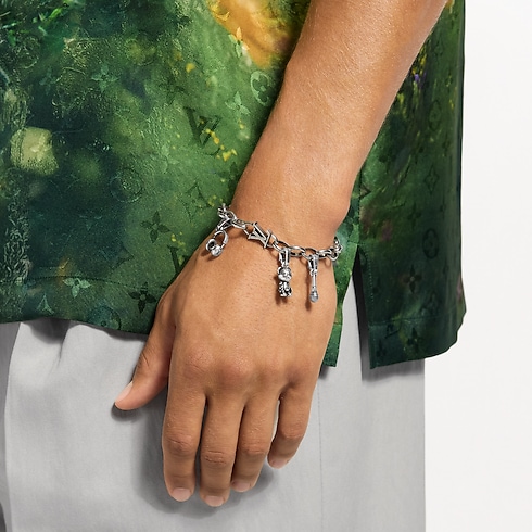 Charm con pendente Louis S00 Uomo Fashion Bijoux Tutta la Gioielleria | LOUIS VUITTON (Zoom prodotto)
