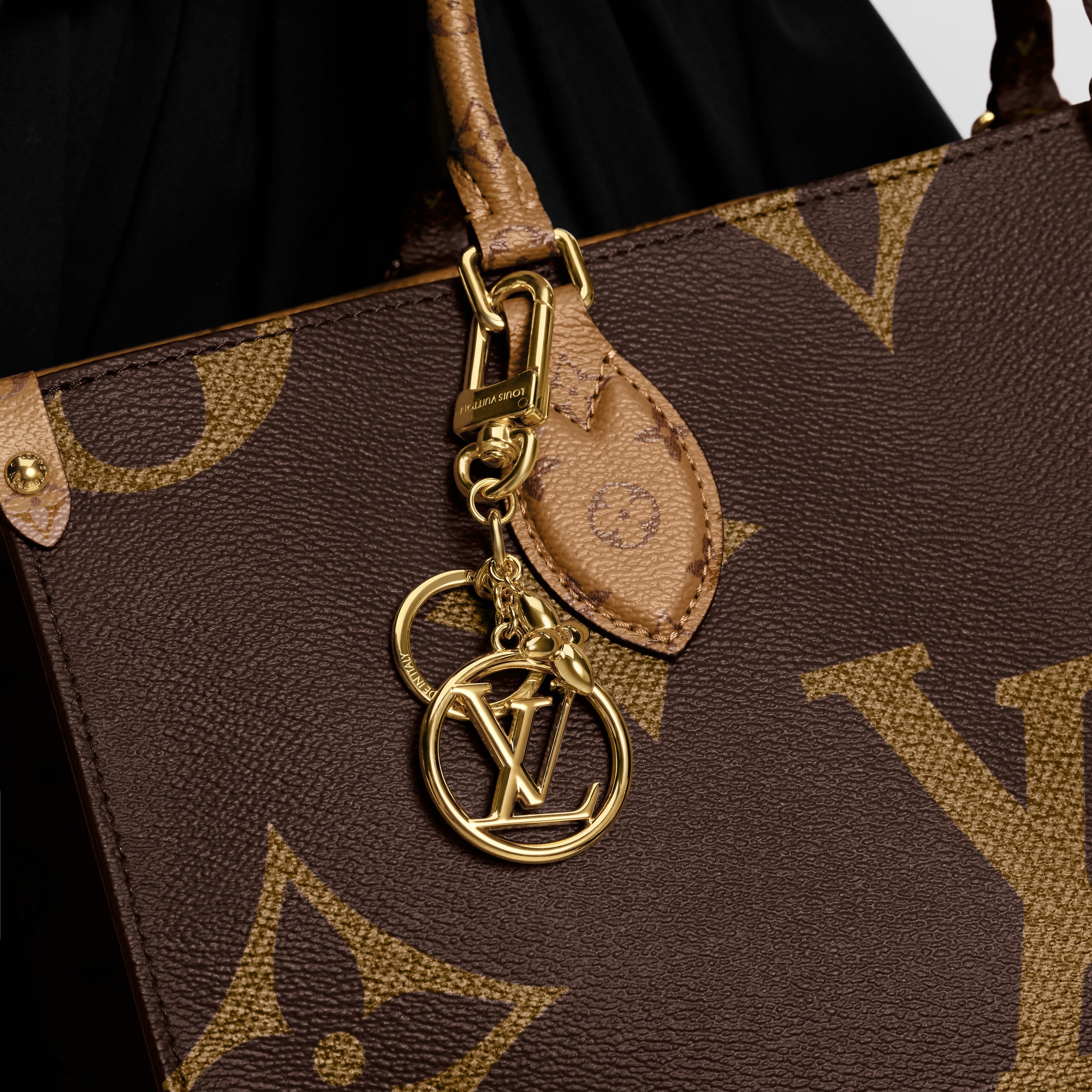 Charm per borse e portachiavi LV Circle S00 Donna Accessori Portachiavi e Charms per Borse | LOUIS VUITTON (Zoom prodotto)