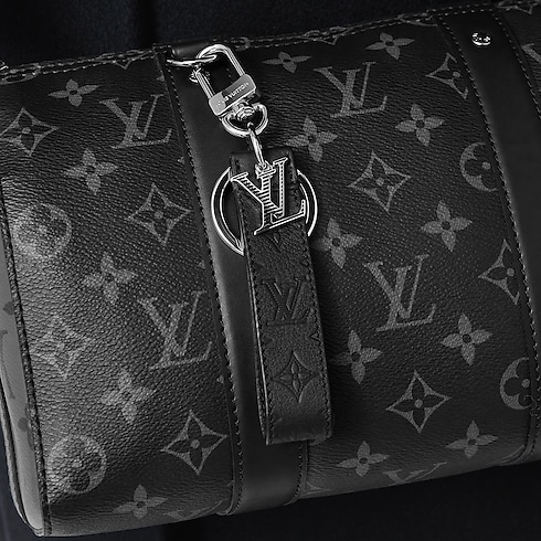 Charm per borse e portachiavi LV Shadow Dragonne S00 Uomo Accessori Portachiavi e Charms per Borse | LOUIS VUITTON (Zoom prodotto)