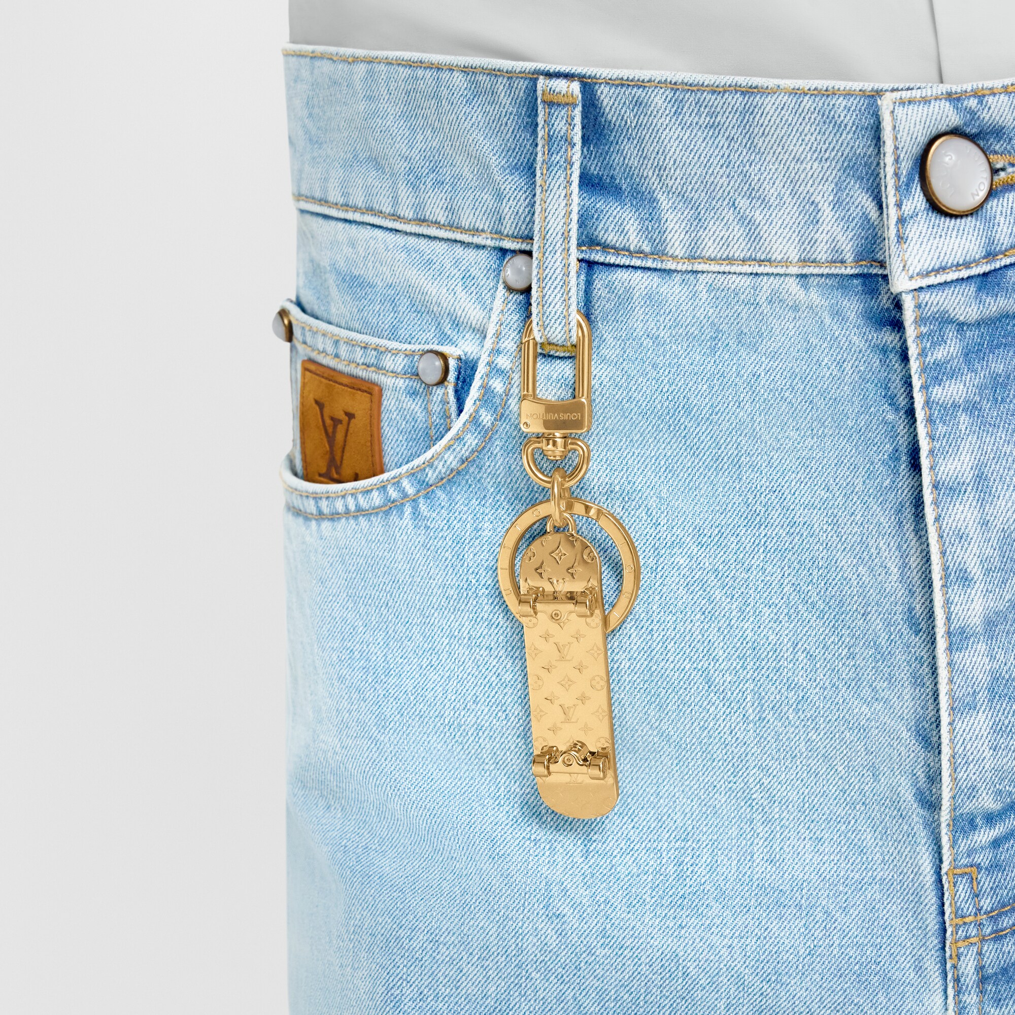 Charm per borse e portachiavi LV Skate S00 Uomo Accessori Portachiavi e Charms per Borse | LOUIS VUITTON (Zoom prodotto)