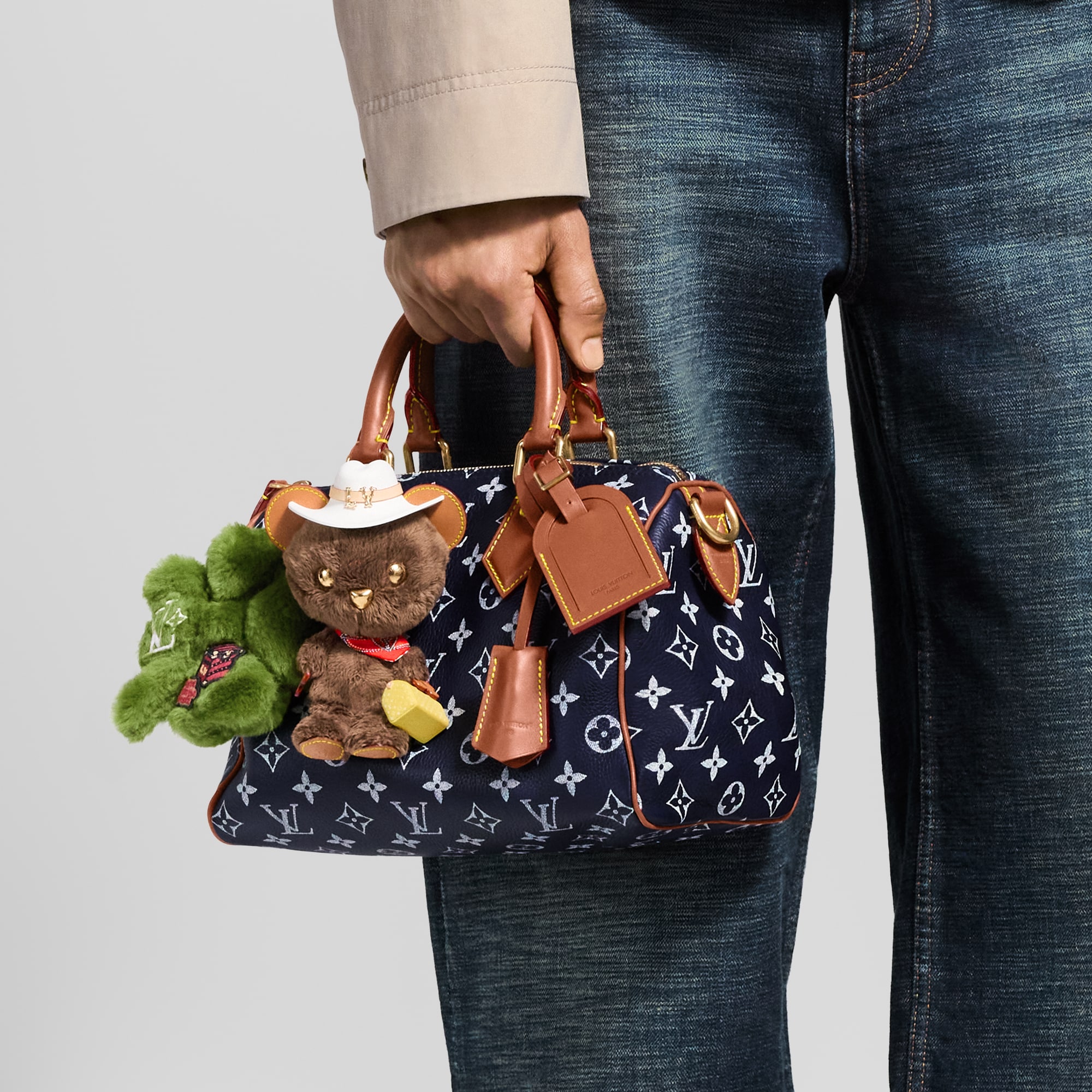 Charm per borse LV Lucky Trefoil S00 Uomo Accessori Portachiavi e Charms per Borse | LOUIS VUITTON (Zoom prodotto)